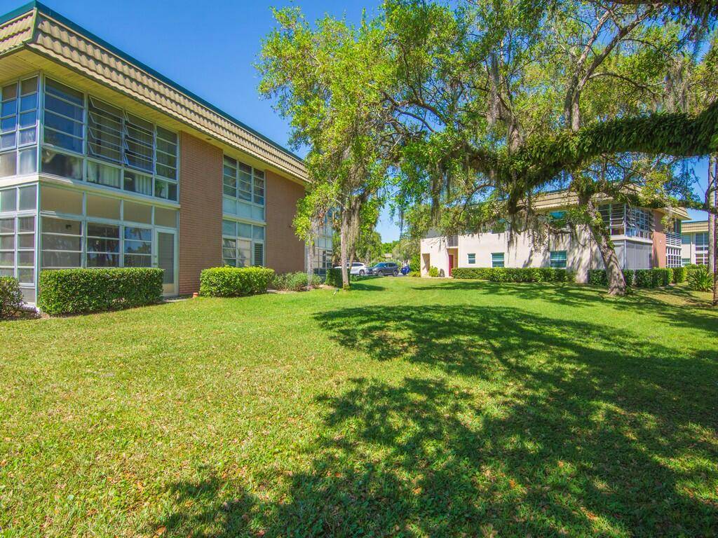 Vero Beach, FL 32962,7 Vista Gardens TRL 105