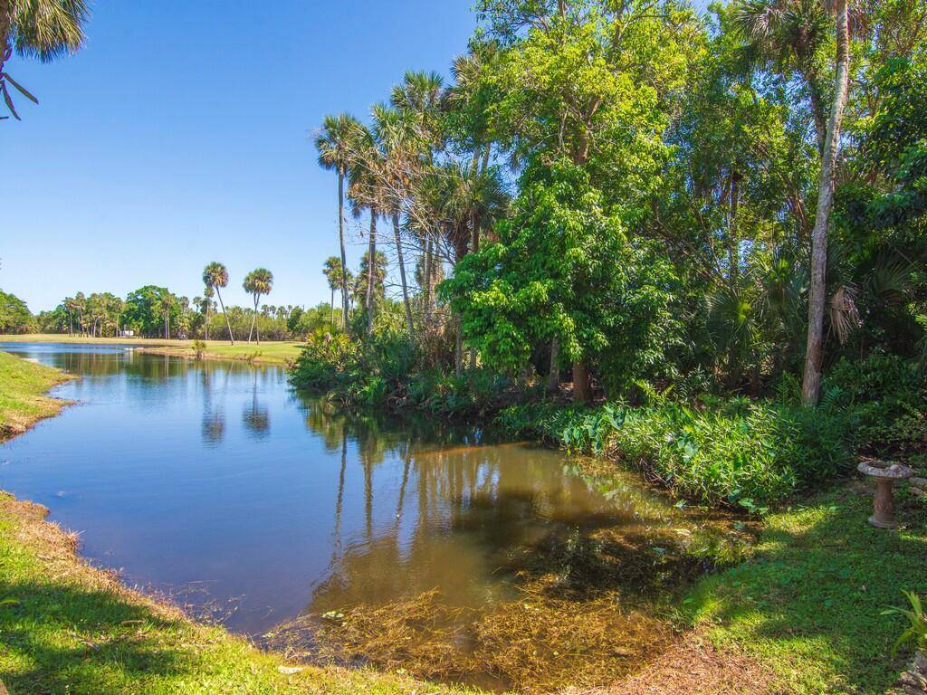 Vero Beach, FL 32962,7 Vista Gardens TRL 105