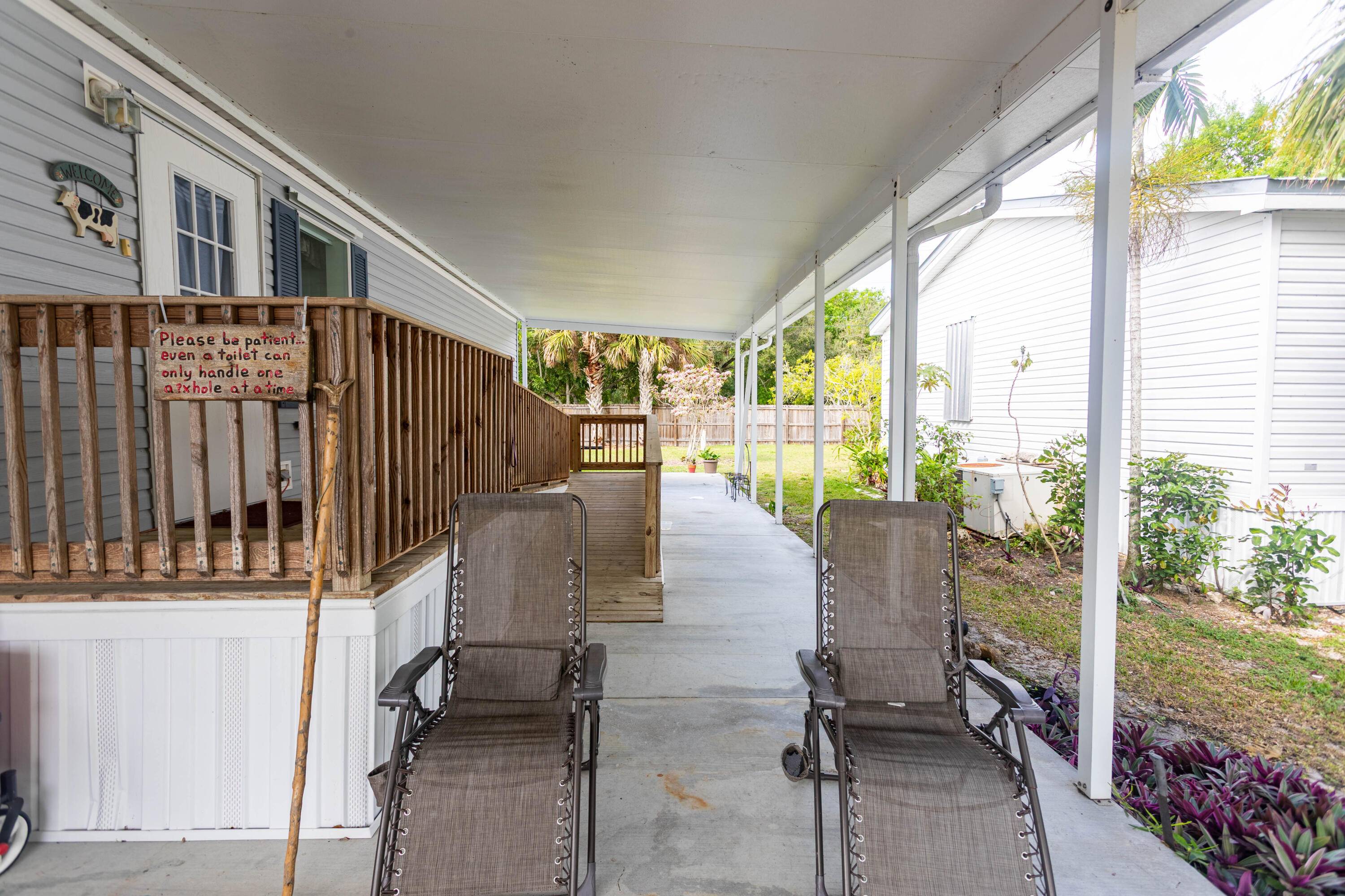 Moore Haven, FL 33471,925 NW Yacht Club WAY