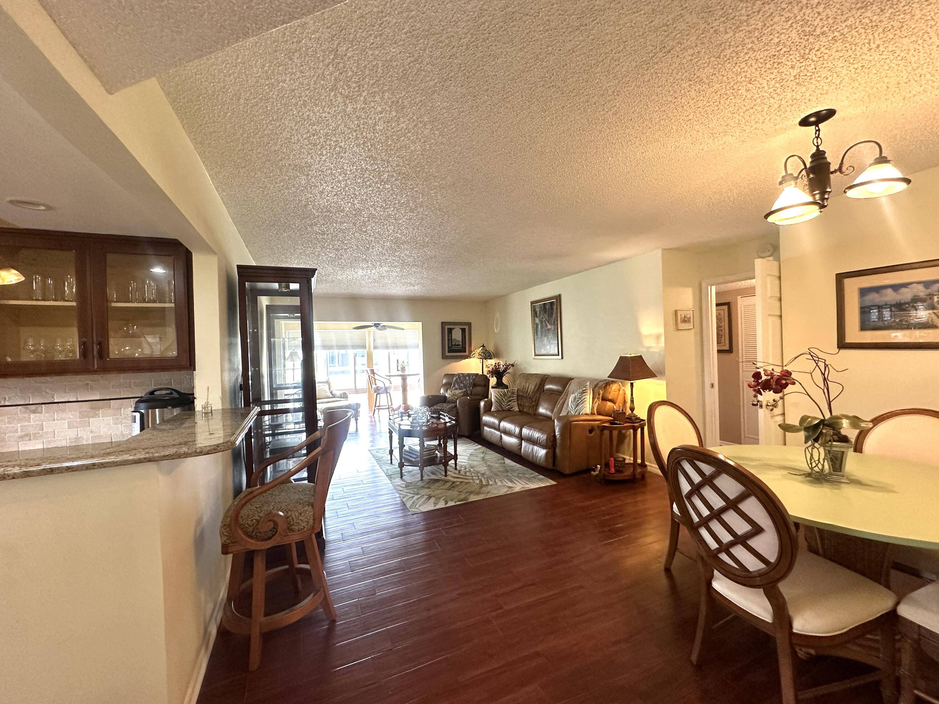 Boynton Beach, FL 33435,11 Colonial Club DR 301