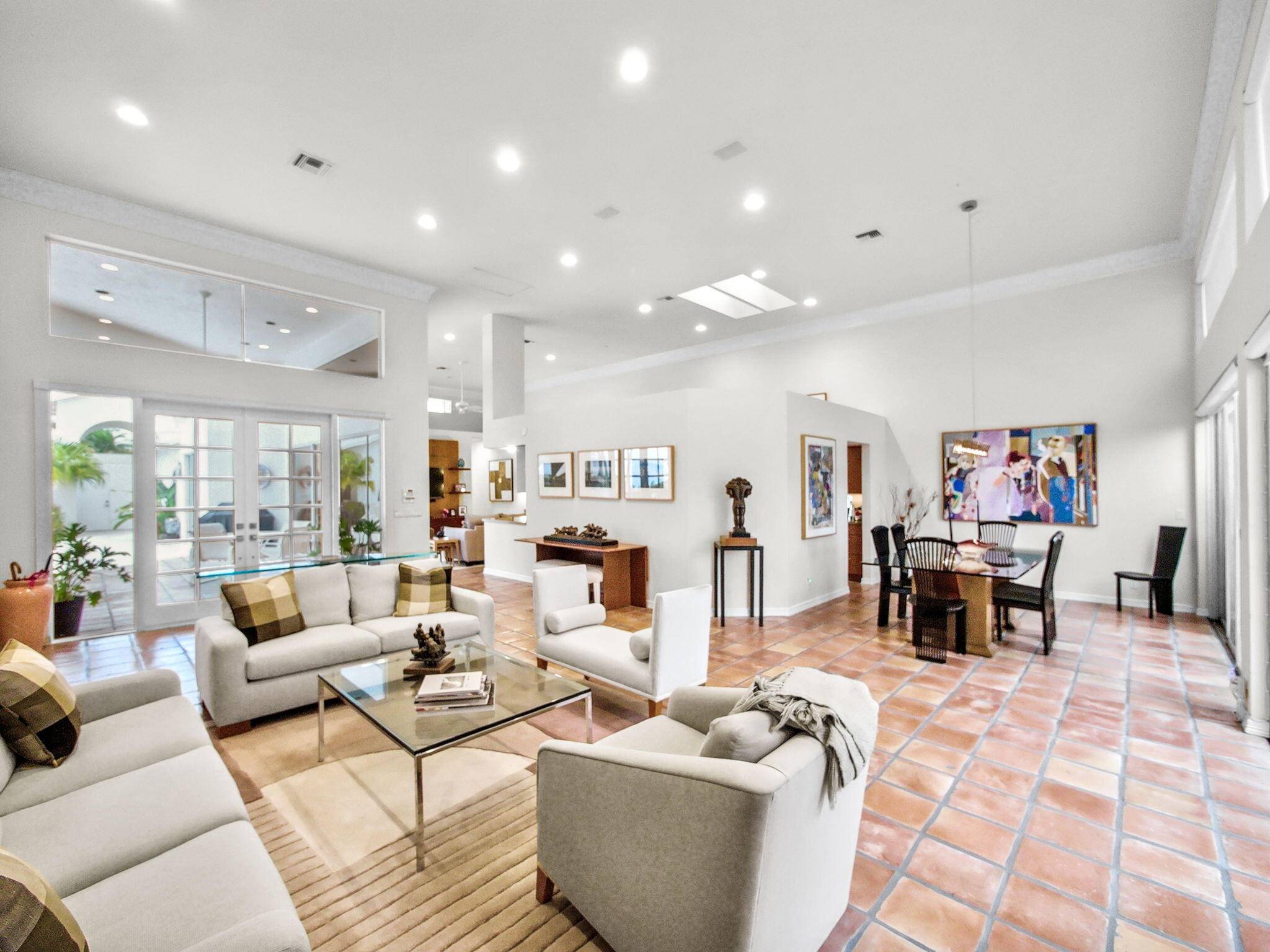 Palm Beach Gardens, FL 33418,1111 Crystal DR
