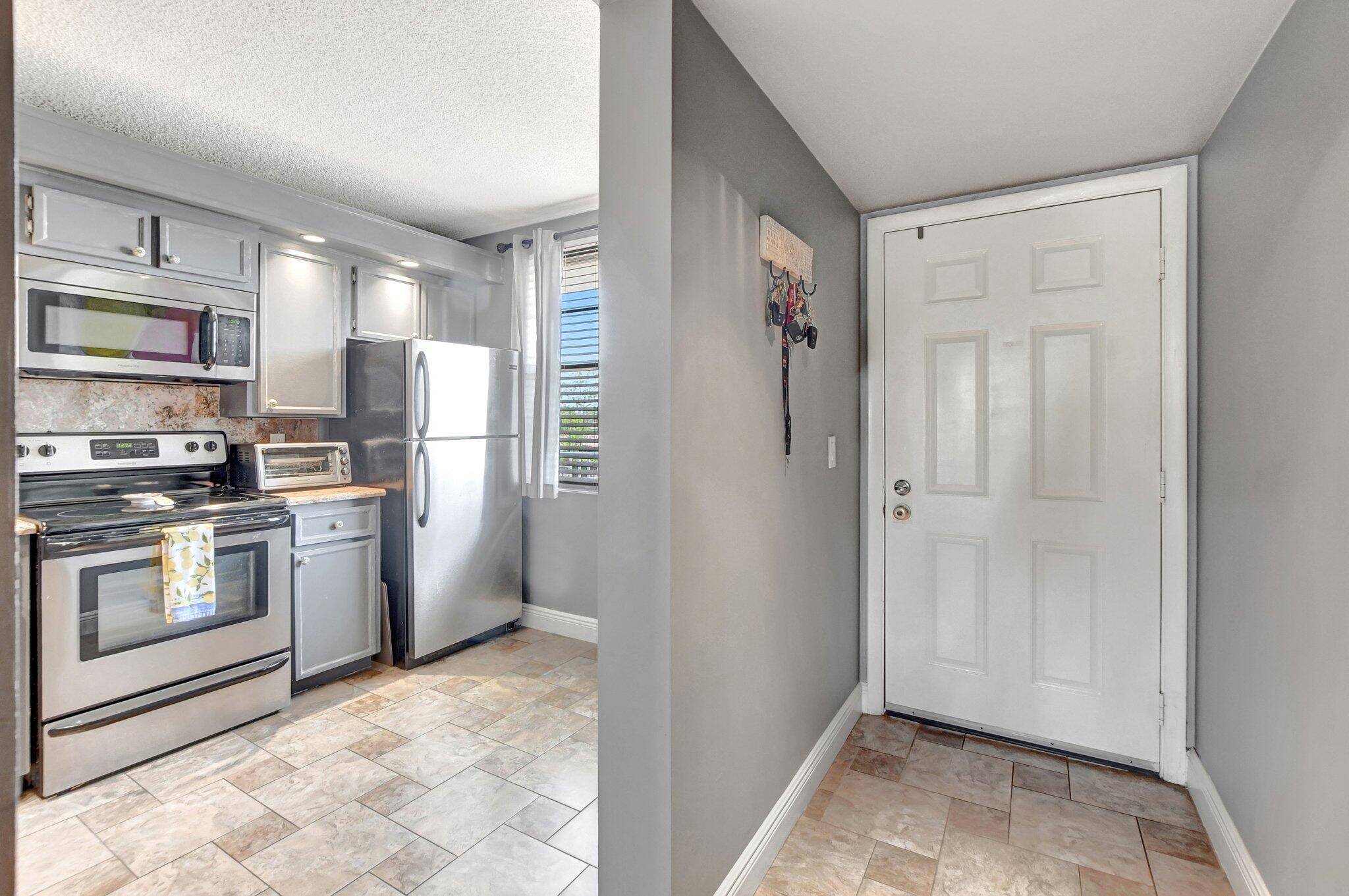 Boca Raton, FL 33433,6025 Balboa CIR 303