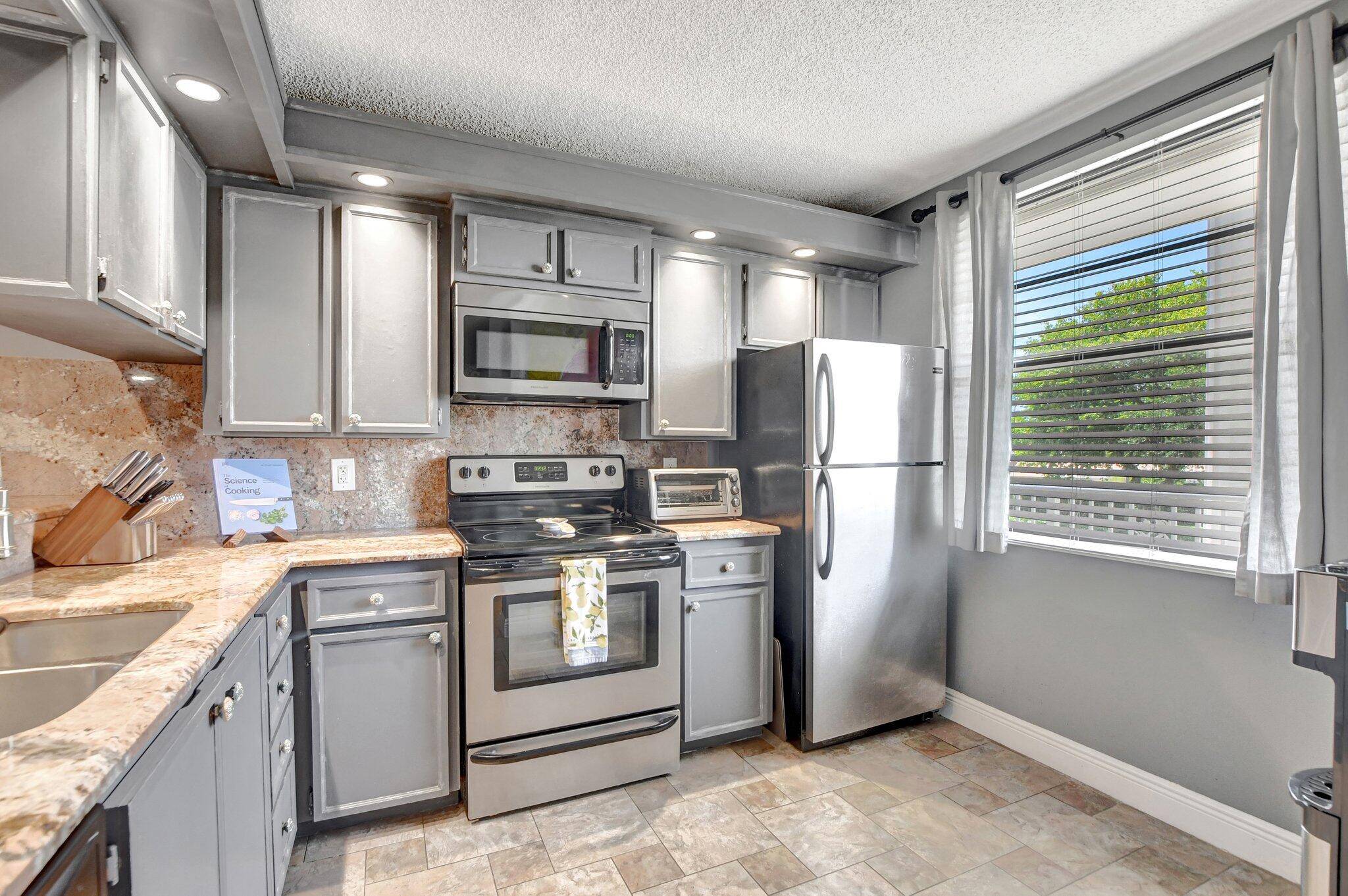 Boca Raton, FL 33433,6025 Balboa CIR 303