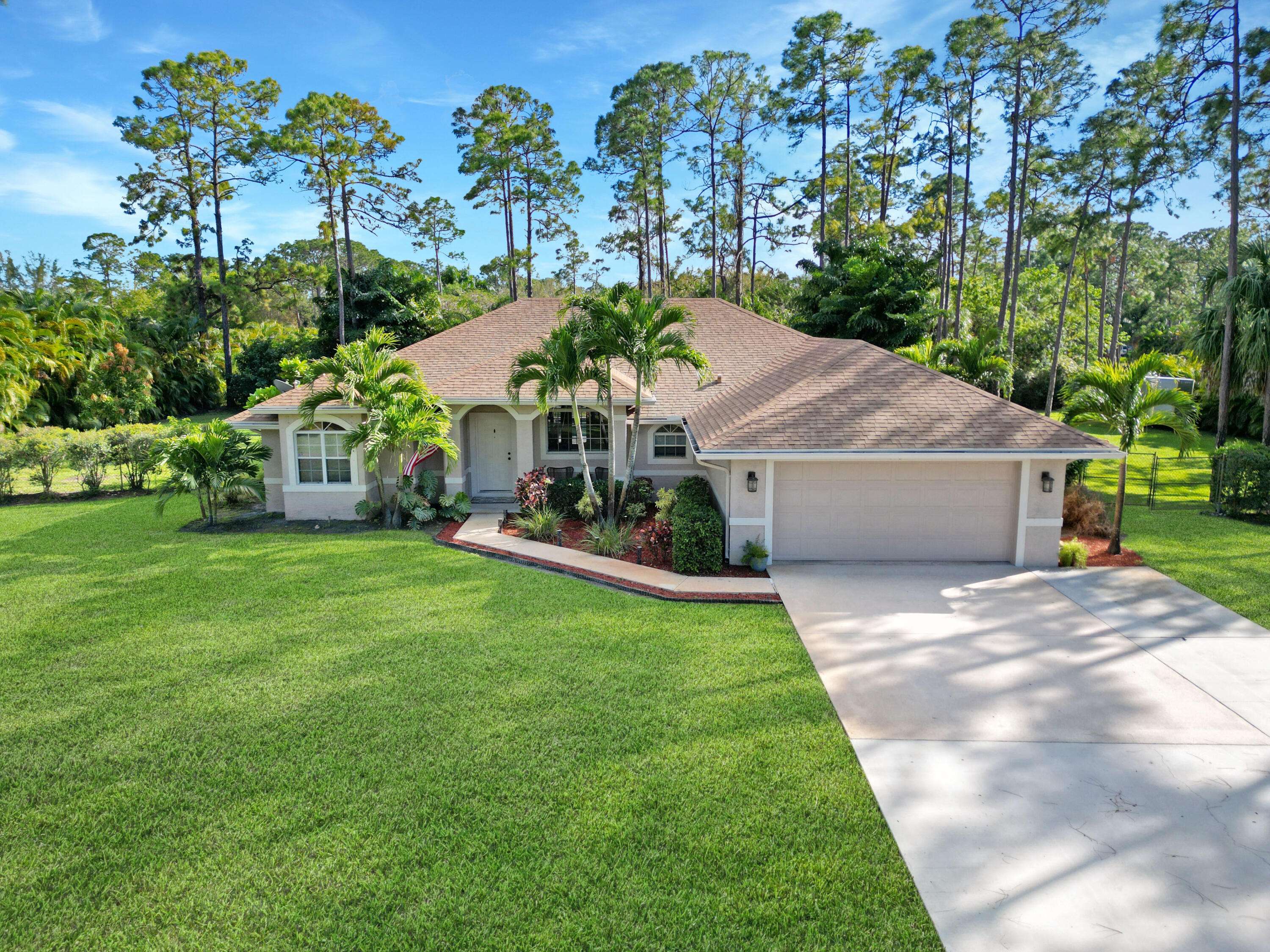 Loxahatchee, FL 33470,16216 N N 89th PL