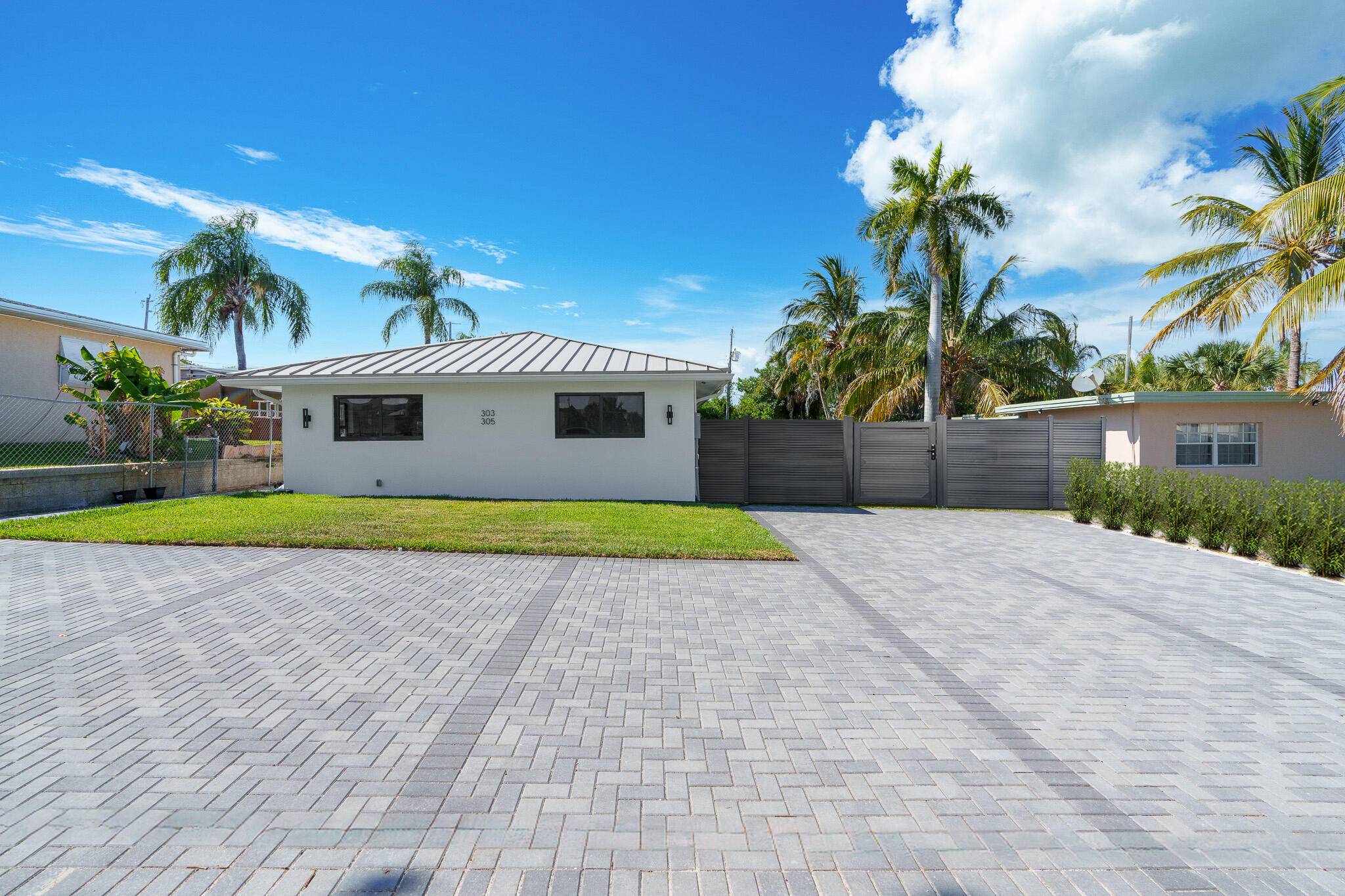 Delray Beach, FL 33444,303/305 De Carie ST