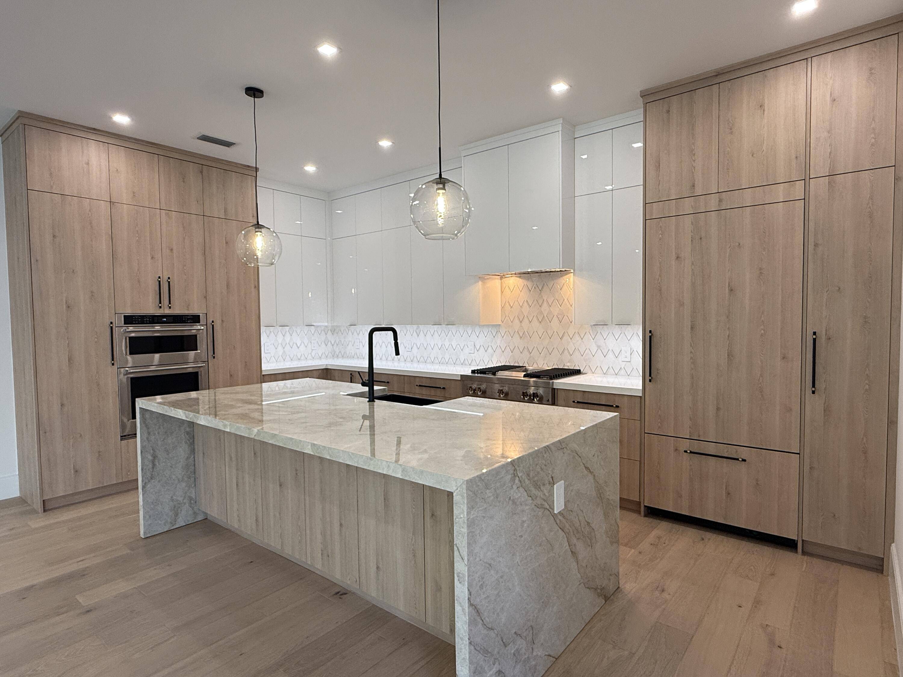 Lake Worth Beach, FL 33460,122 Auburn DR