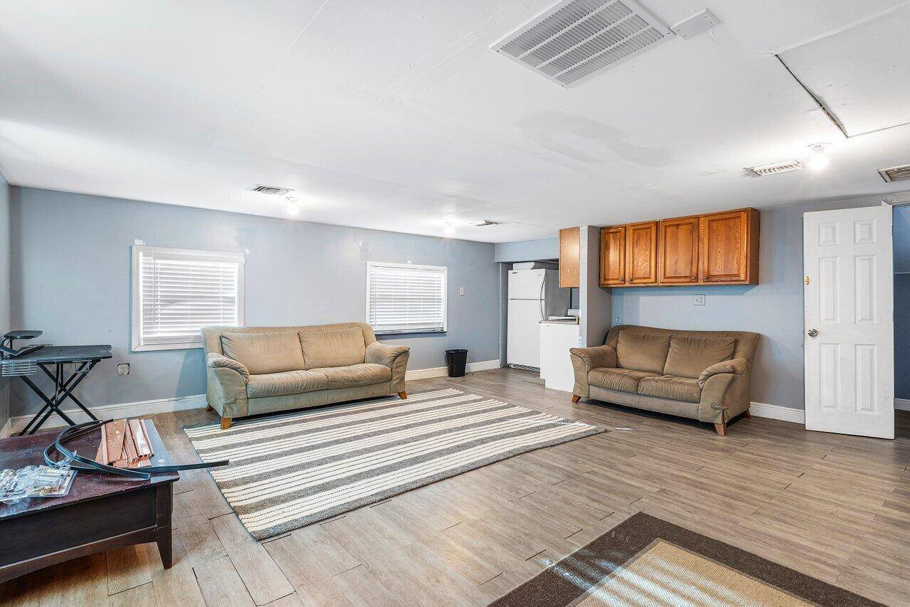 Lake Worth, FL 33462,1047 Miner RD