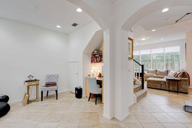 Boynton Beach, FL 33437,6393 Bella CIR 504