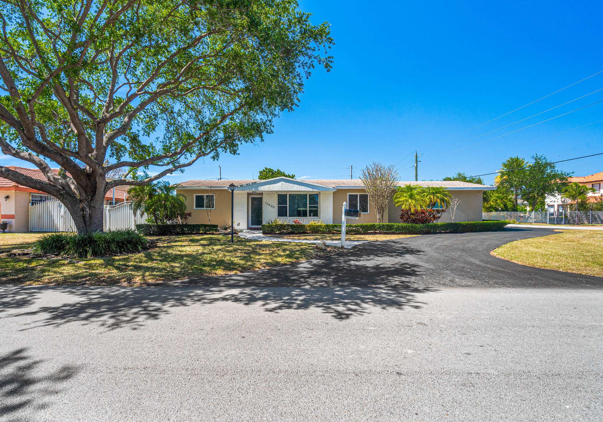 Palmetto Bay, FL 33157,17400 SW 92nd CT