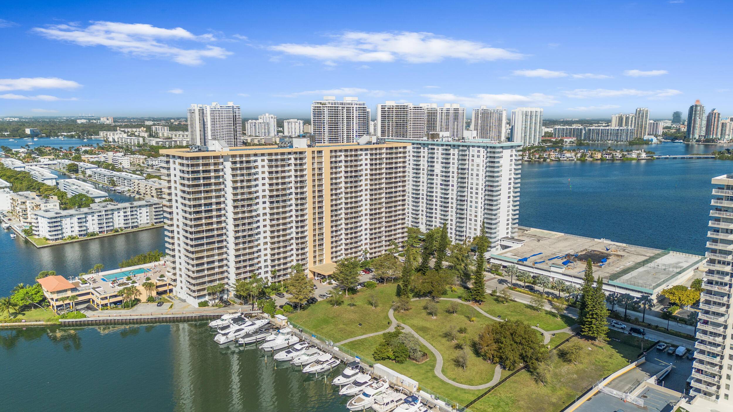 Sunny Isles Beach, FL 33160,290 174th ST 1111