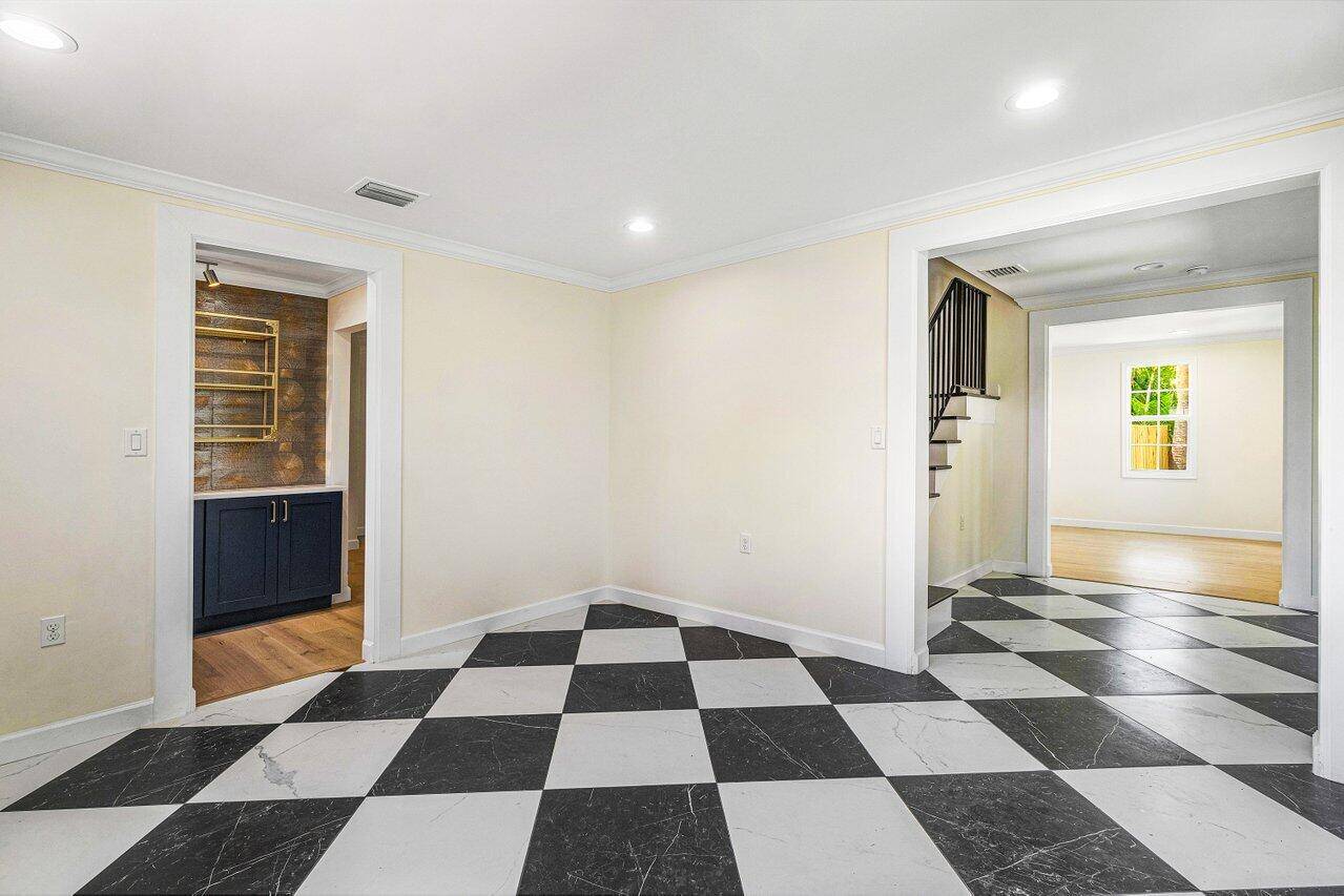 West Palm Beach, FL 33405,370 Marlborough RD