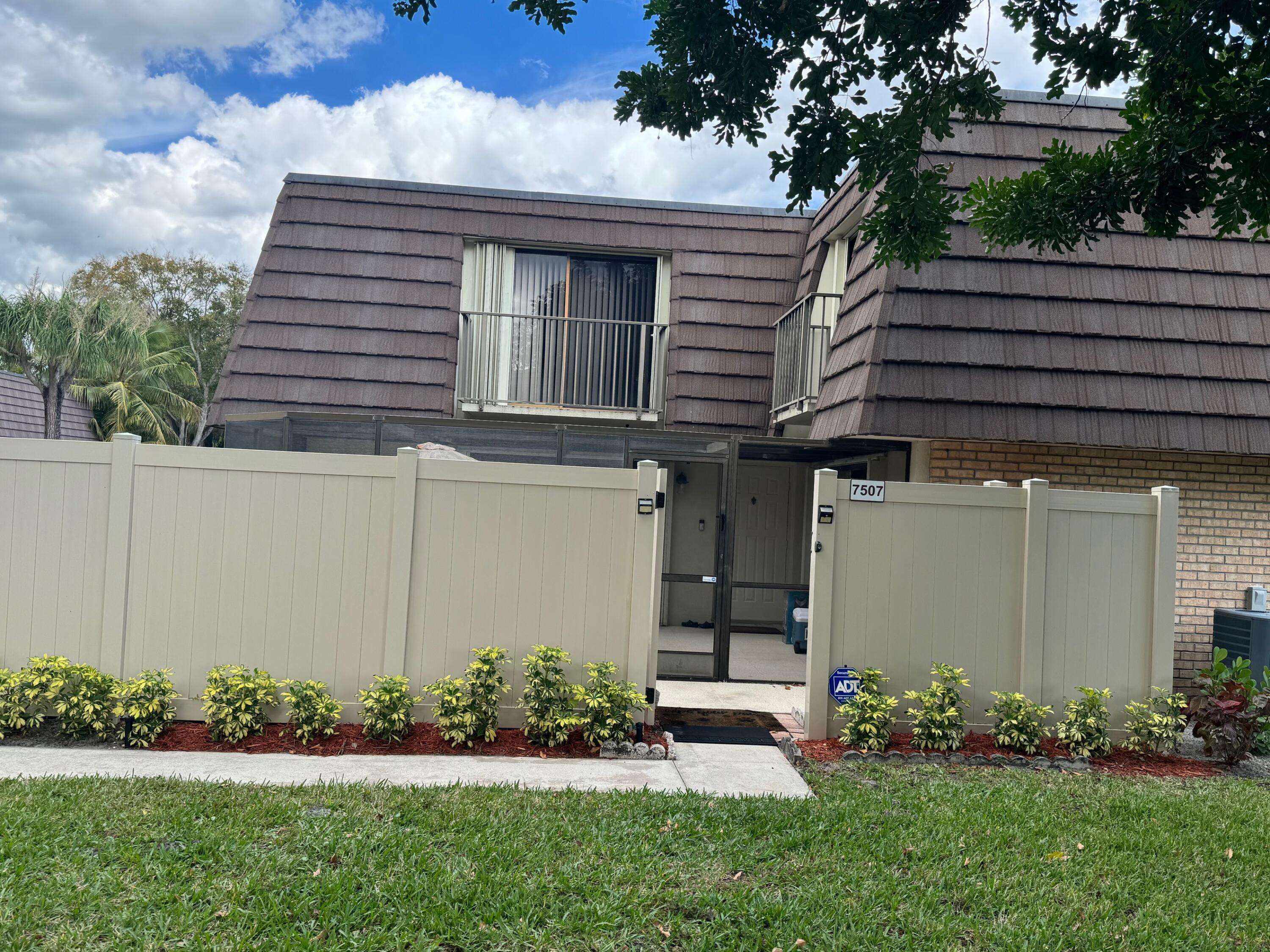 West Palm Beach, FL 33407,7507 75th WAY