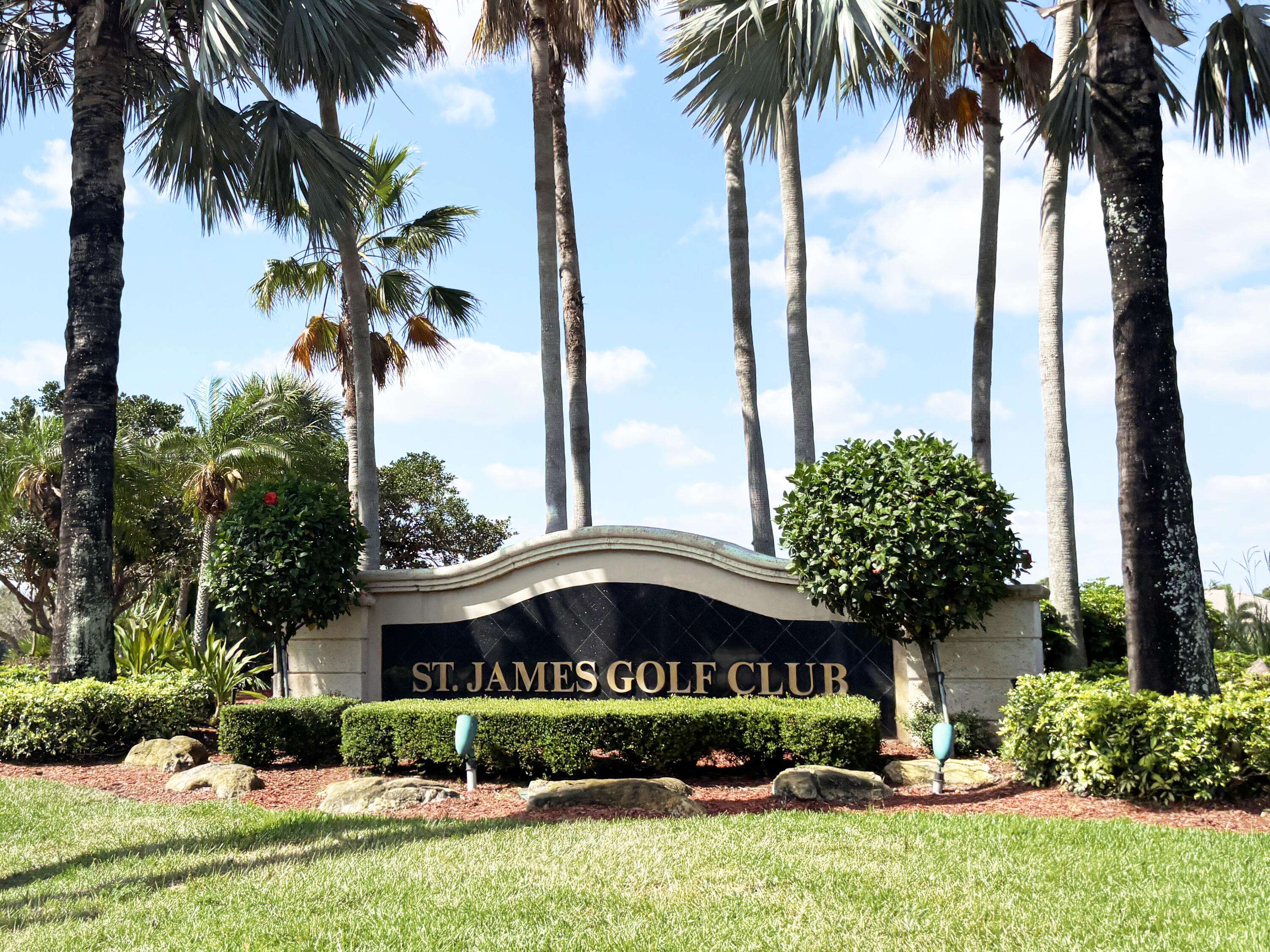 Port Saint Lucie, FL 34983,305 NW Somerset CIR