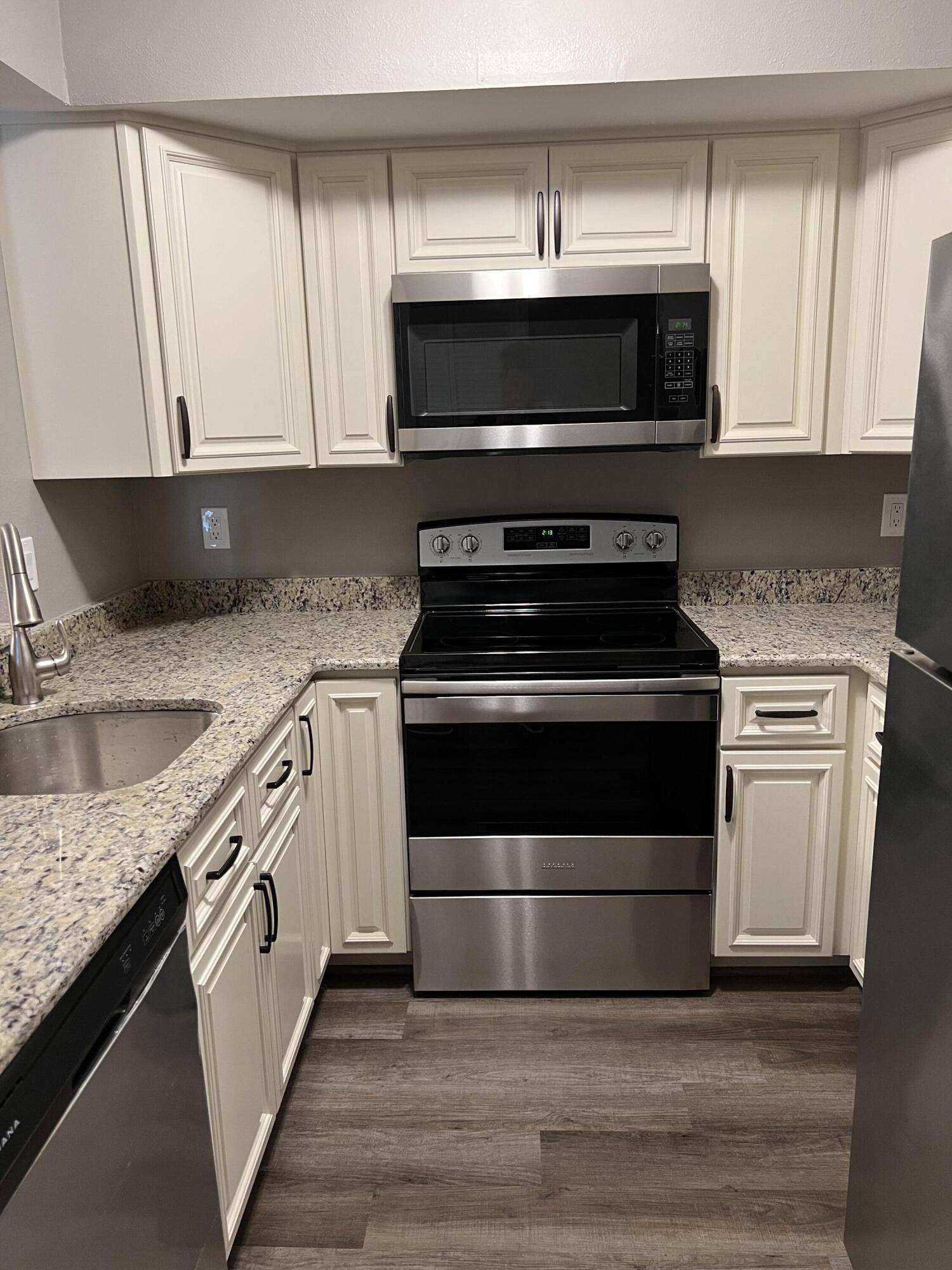 Port Saint Lucie, FL 34952,1548 SE Royal Green CIR 105