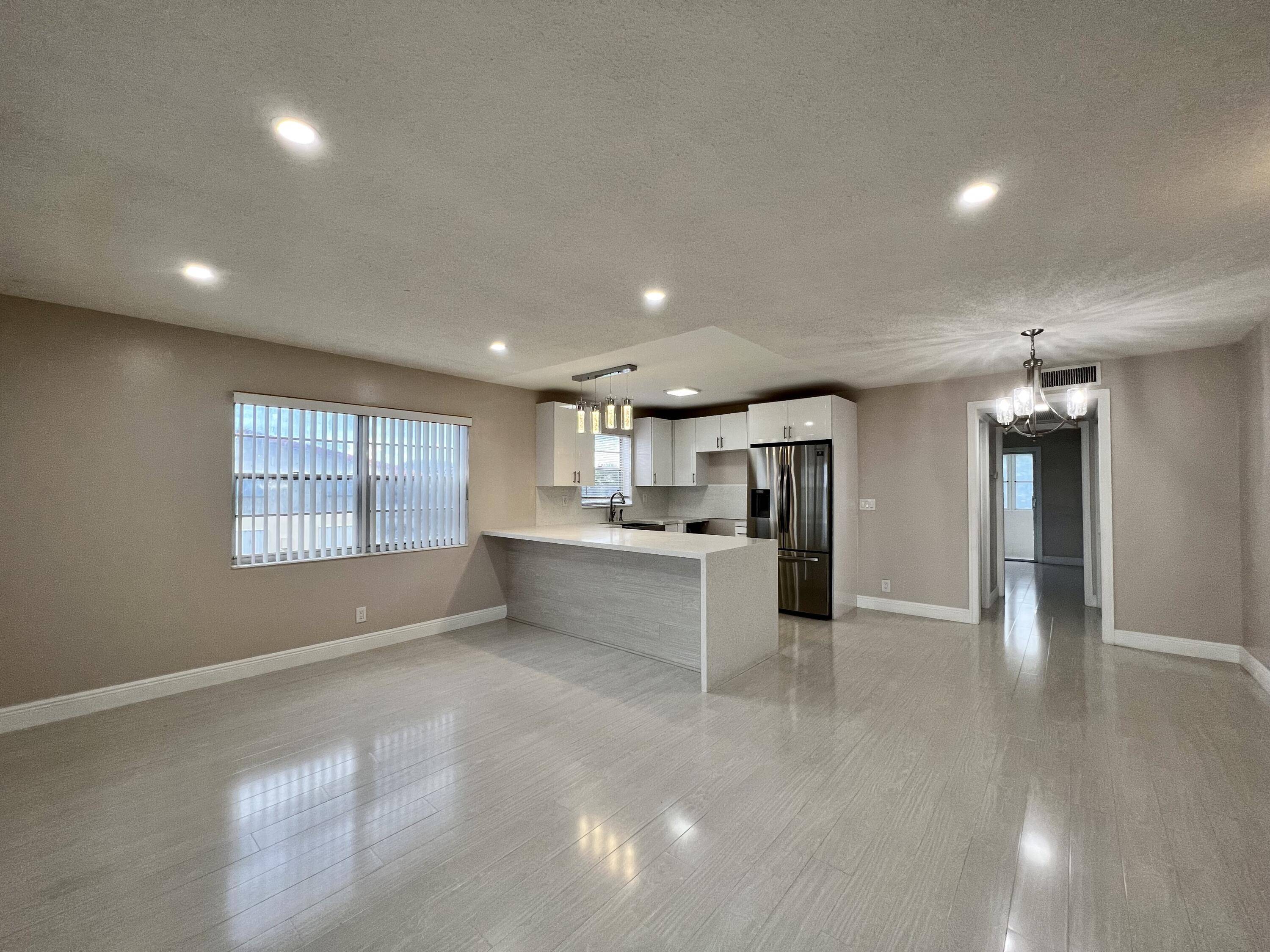 West Palm Beach, FL 33417,18 Andover A