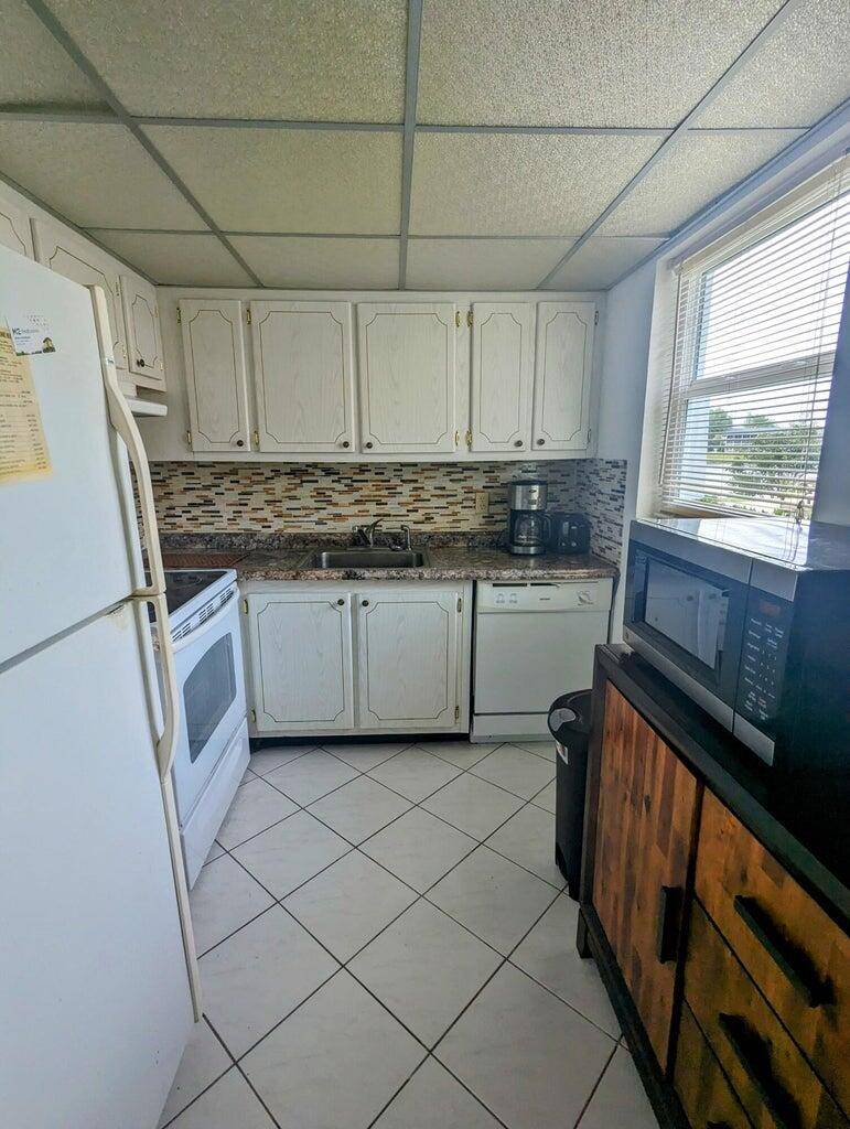 West Palm Beach, FL 33417,105 E Chatham