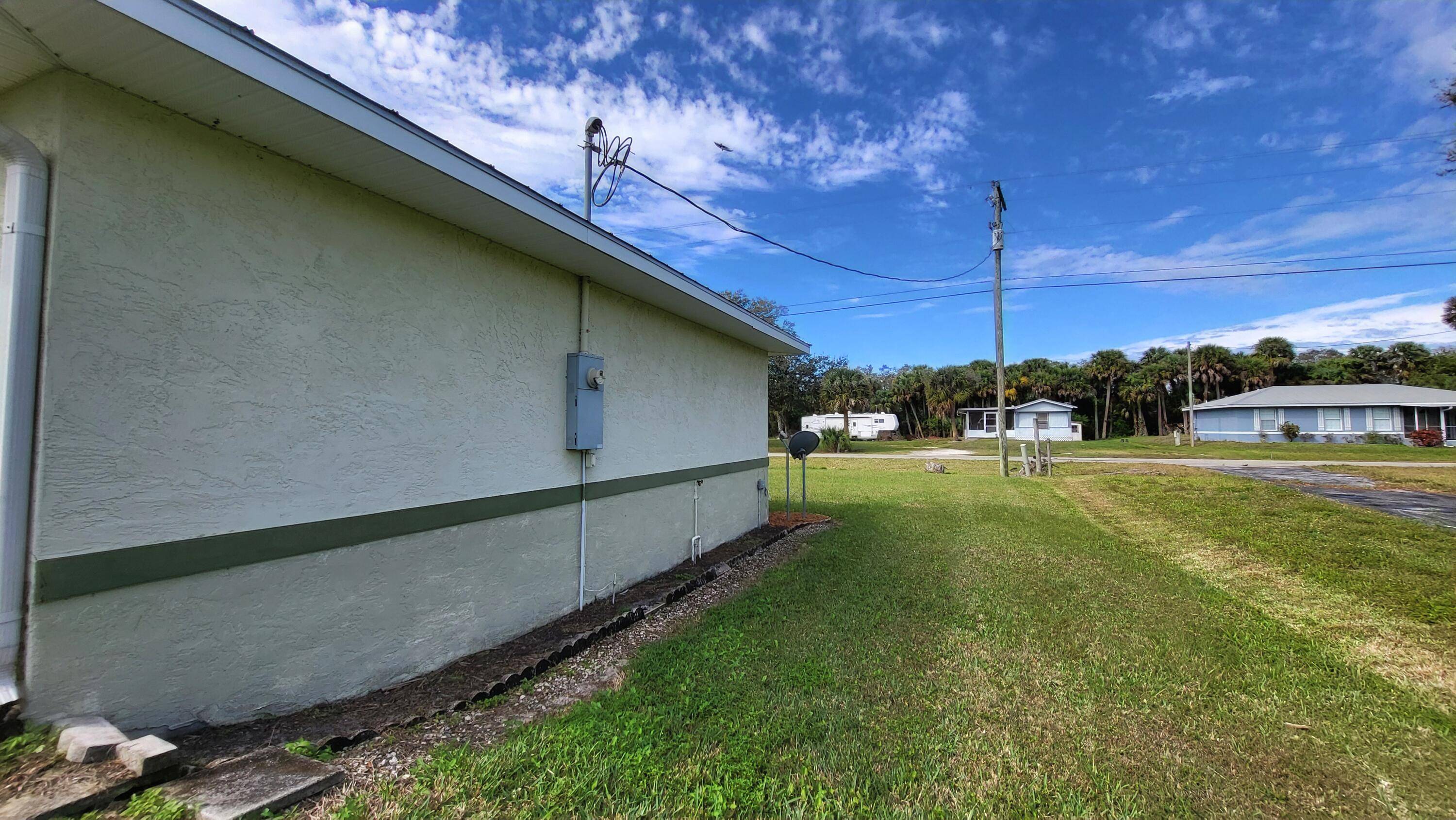 Moore Haven, FL 33471,1136 Click DR