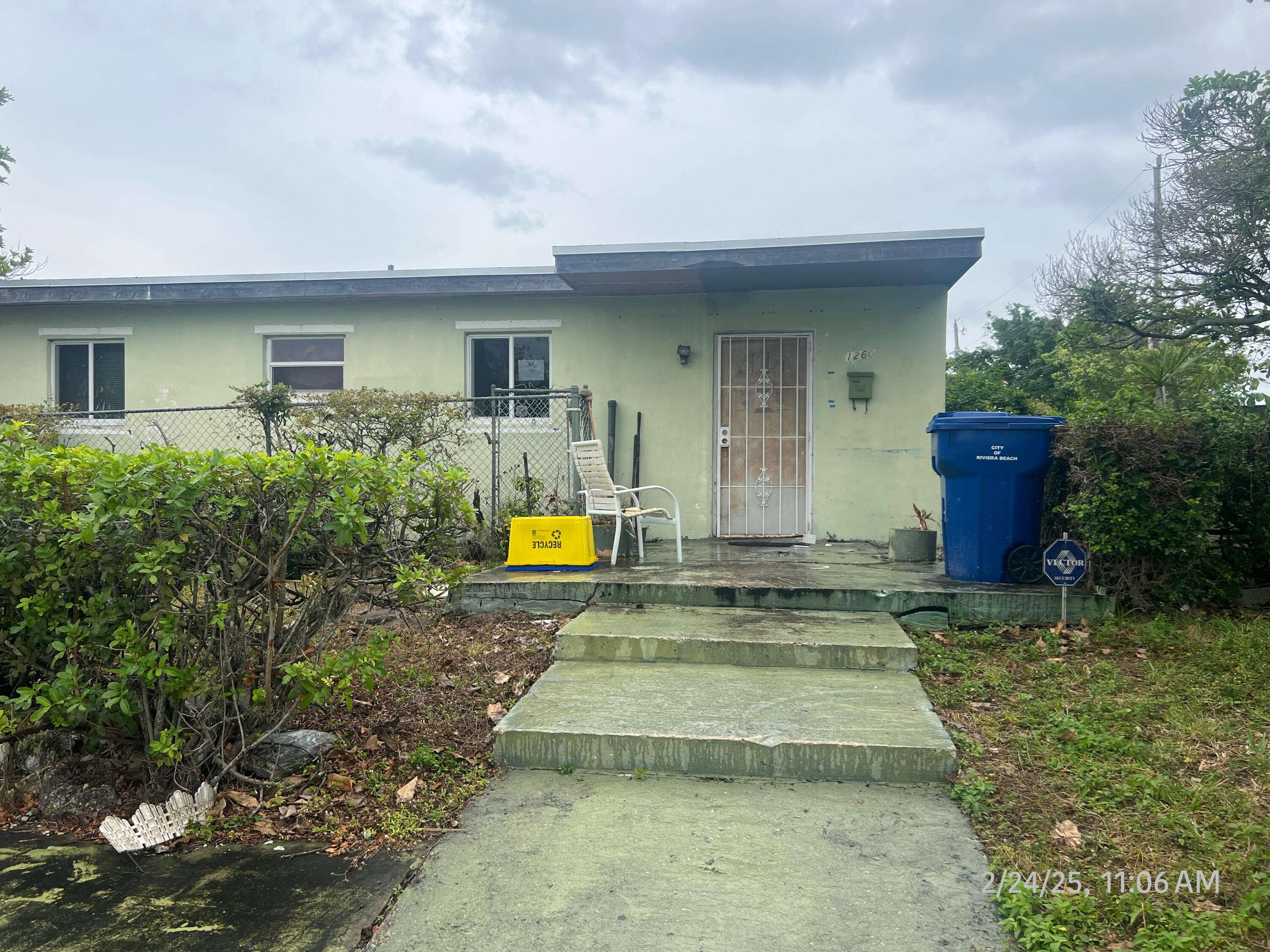 Riviera Beach, FL 33404,1260 W 10th ST