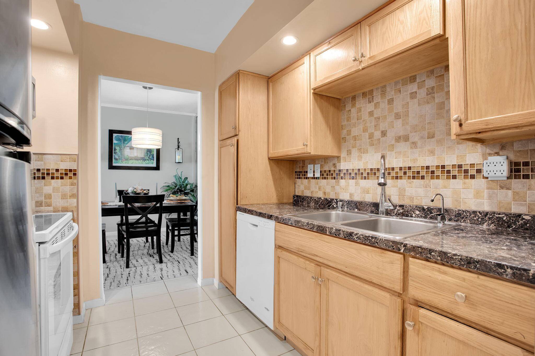 Boca Raton, FL 33431,250 NE 20th ST 5240