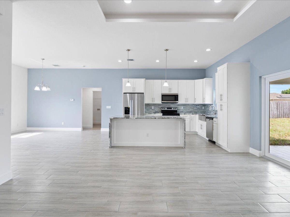 Fort Pierce, FL 34982,5804 Tangelo DR