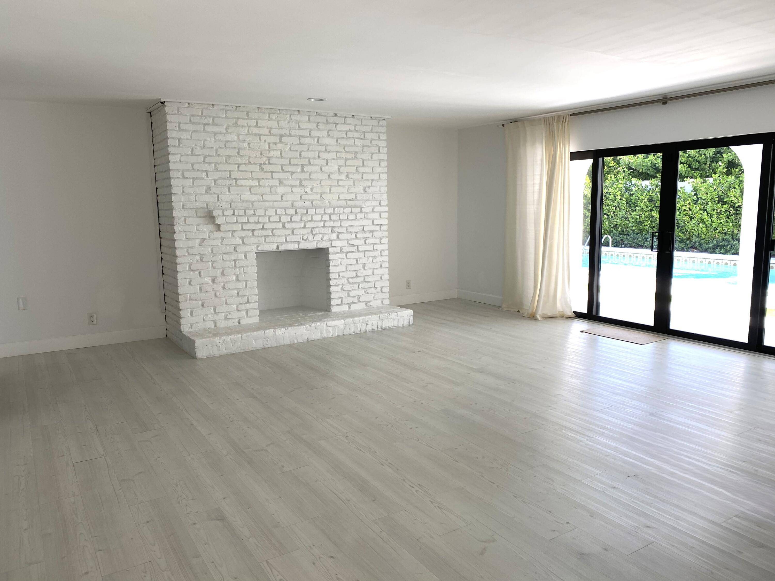 Palm Beach, FL 33480,129 Seminole AVE