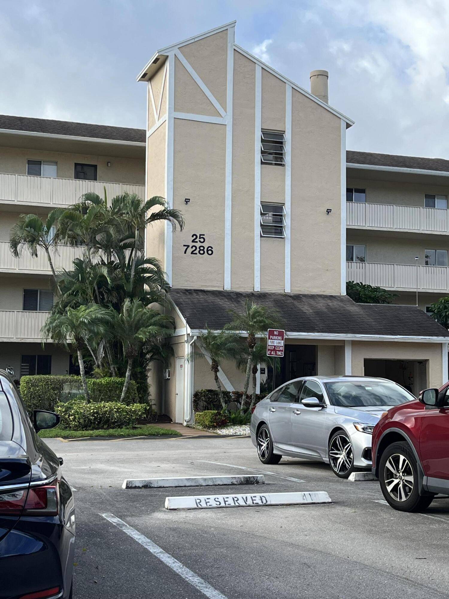 Delray Beach, FL 33446,7286 Huntington LN #103