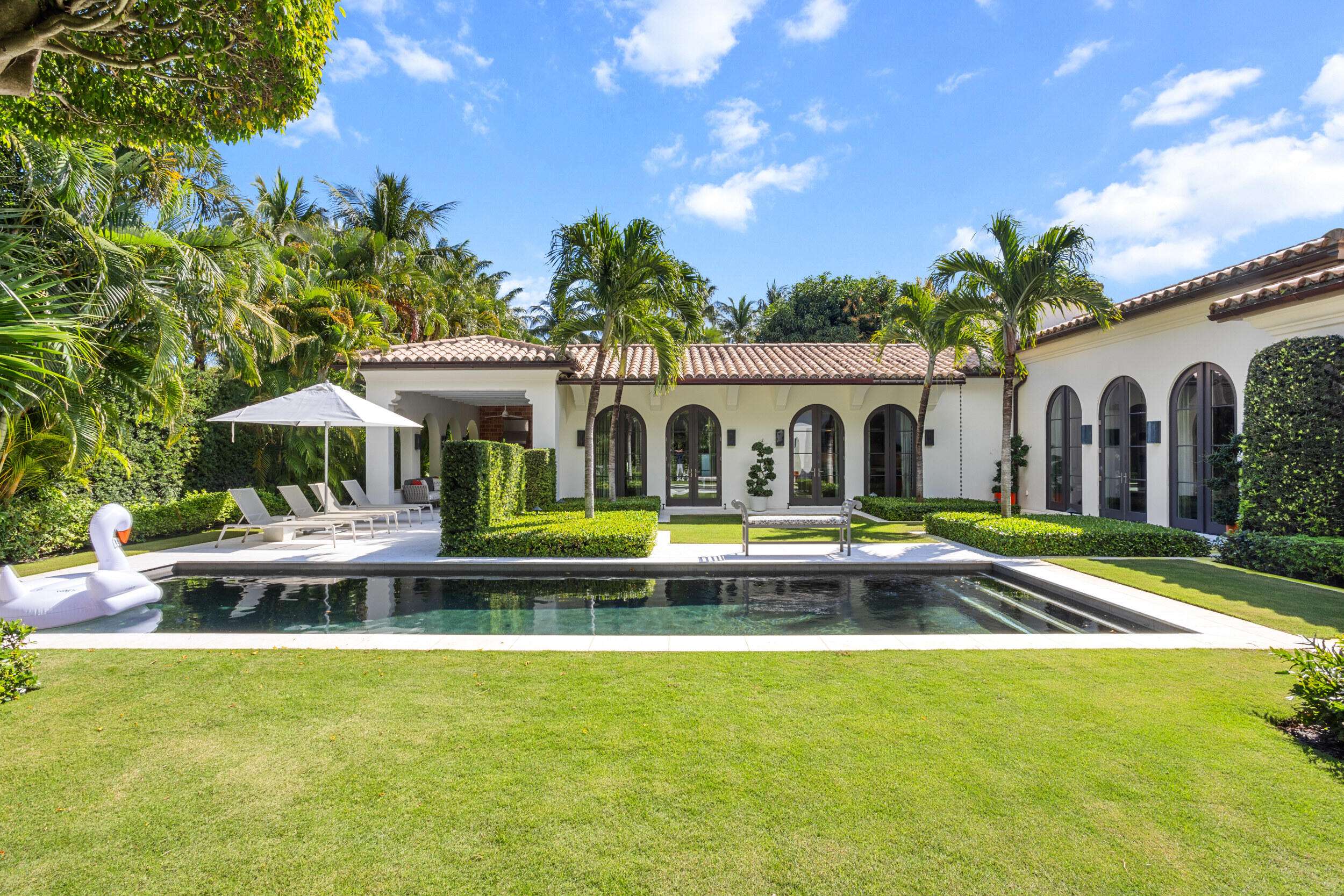 Palm Beach, FL 33480,231 Via Las Brisas