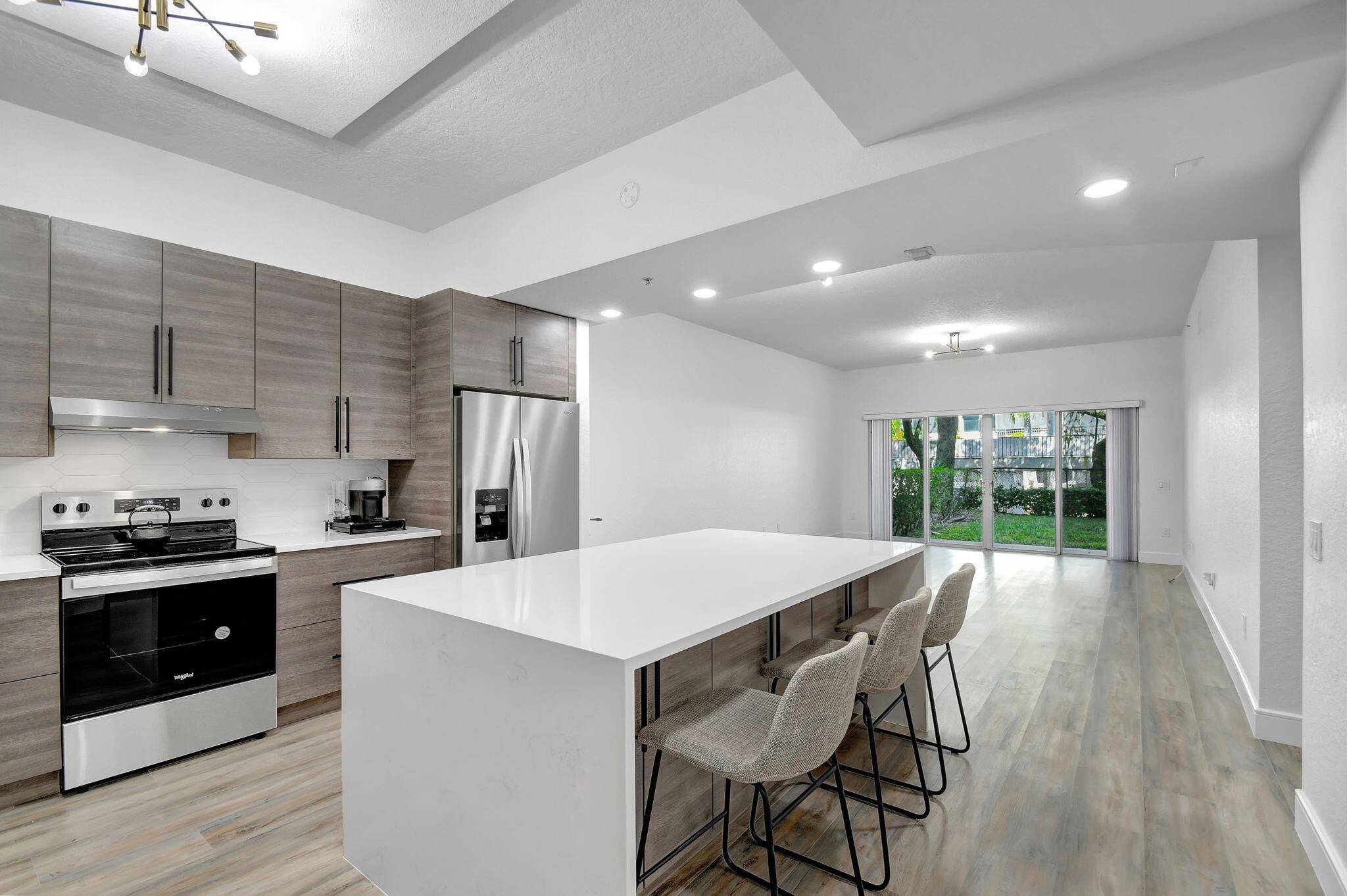 West Palm Beach, FL 33401,1640 Presidential WAY 105