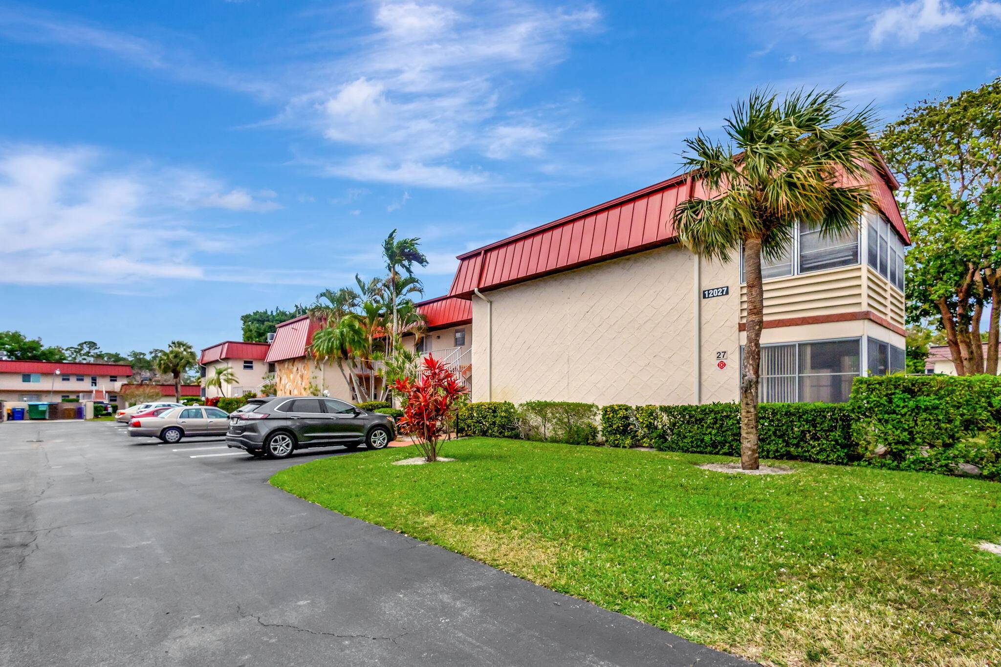 Royal Palm Beach, FL 33411,12027 S Greenway CIR 103
