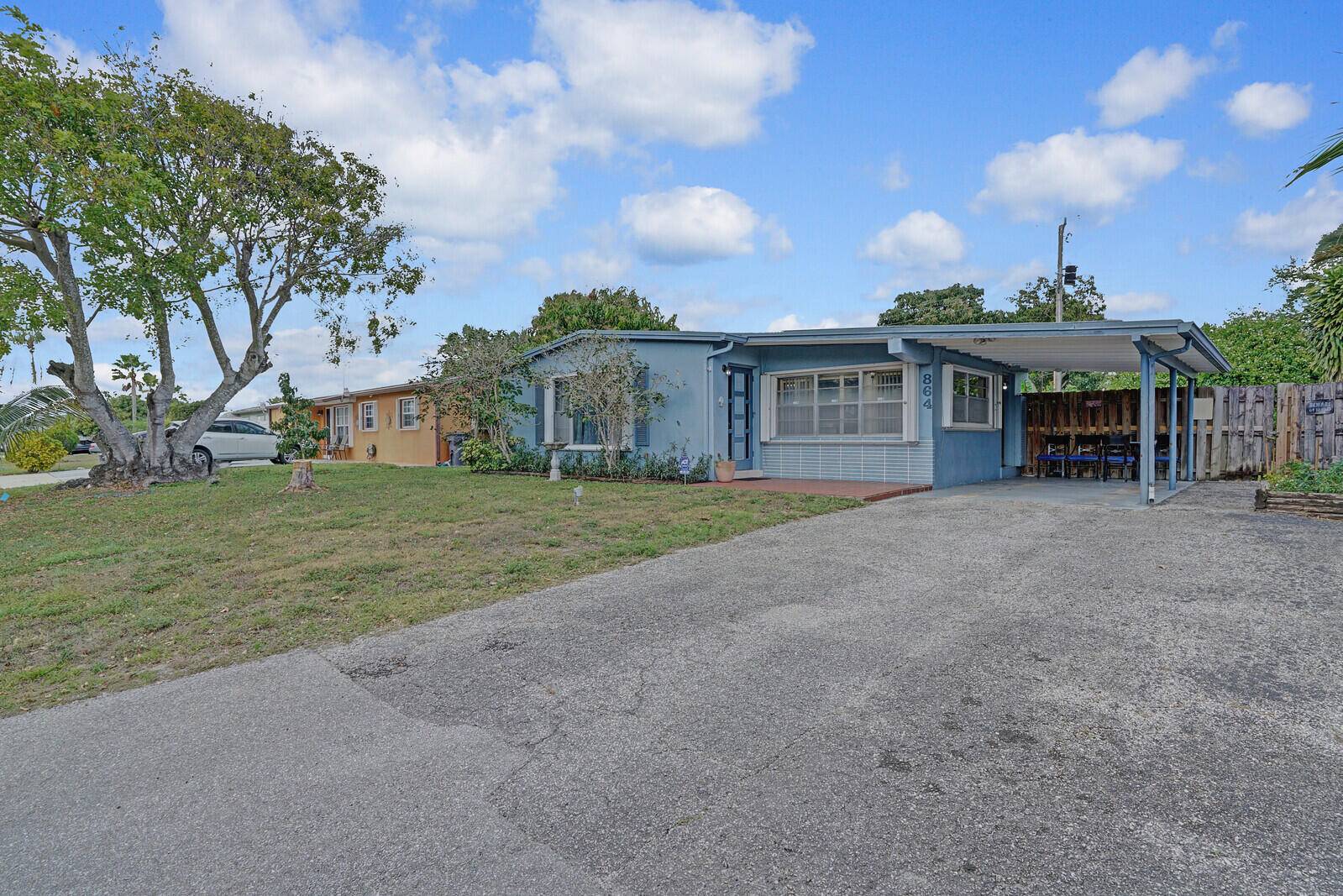 West Palm Beach, FL 33413,864 Caroline AVE