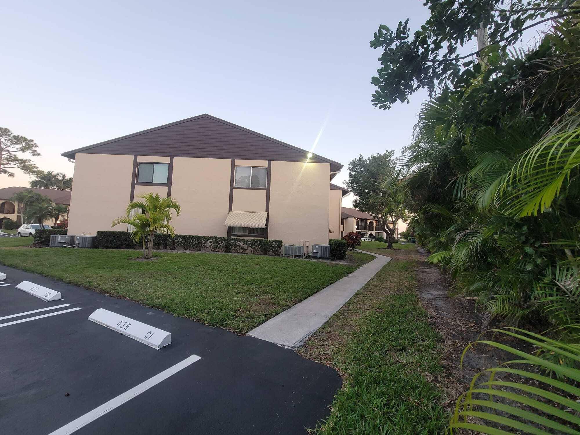 Greenacres, FL 33463,434 Pine Glen LN C-2