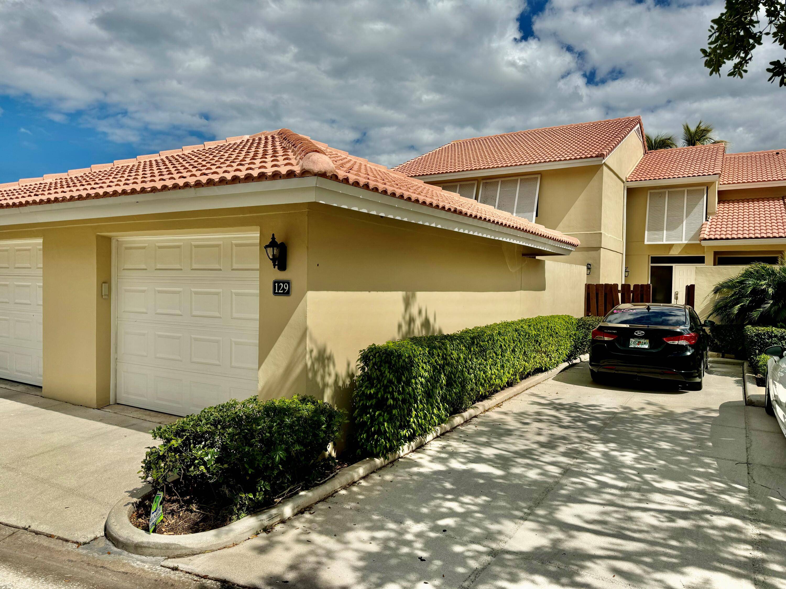 Palm Beach Gardens, FL 33418,129 Old Meadow WAY