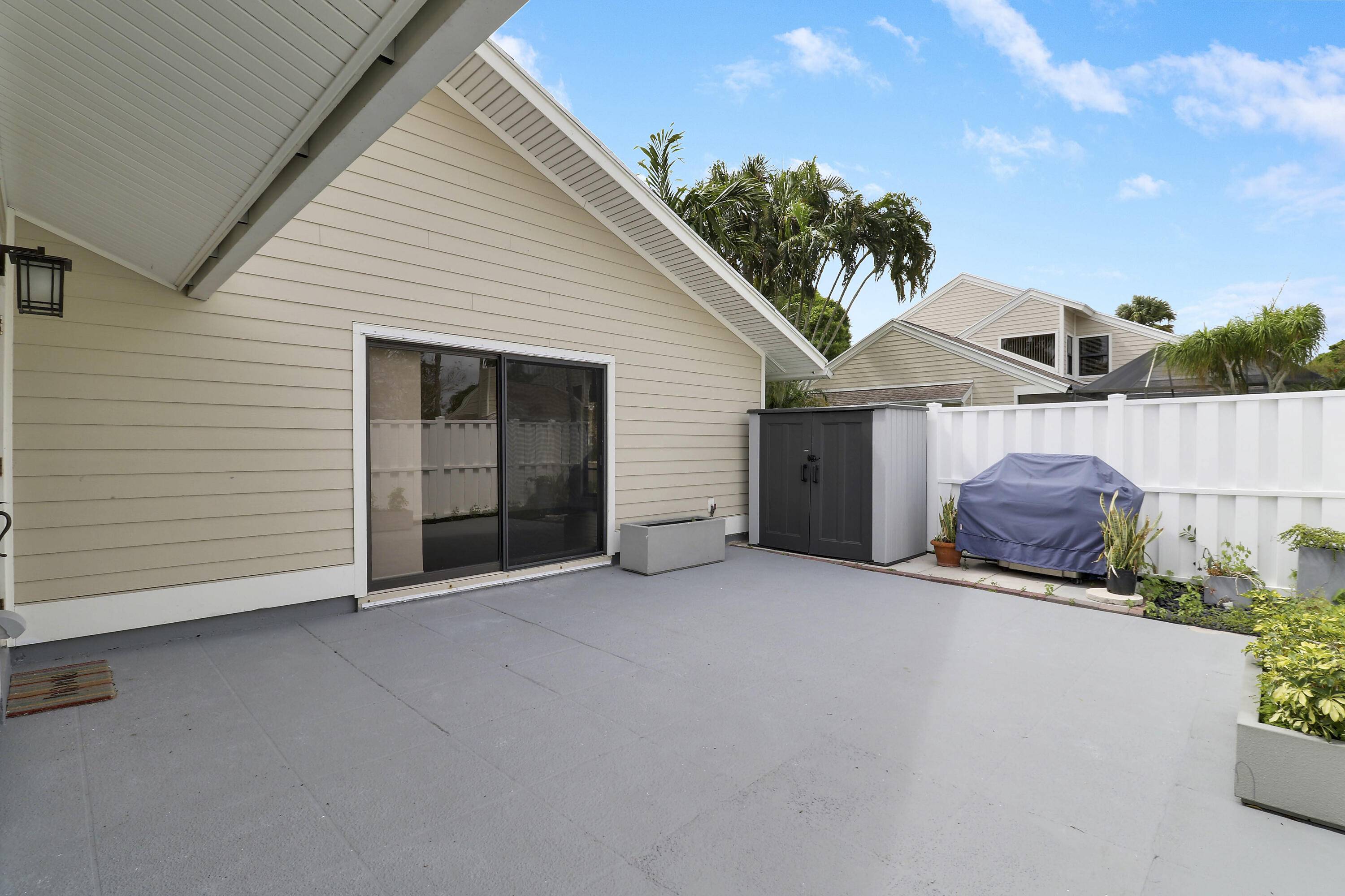 Jupiter, FL 33458,1004 Summerwinds LN