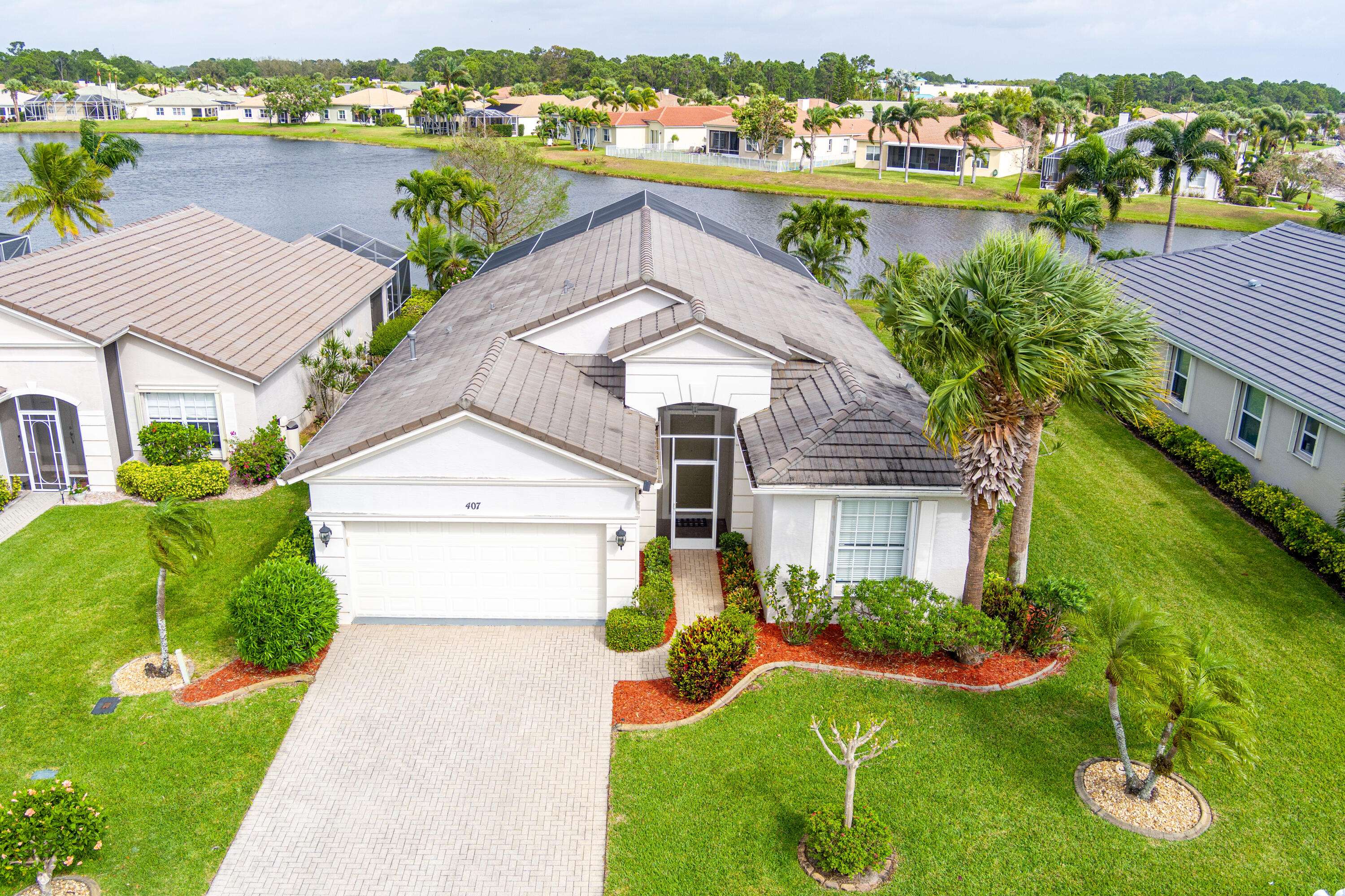 Port Saint Lucie, FL 34986,407 SW Talquin LN