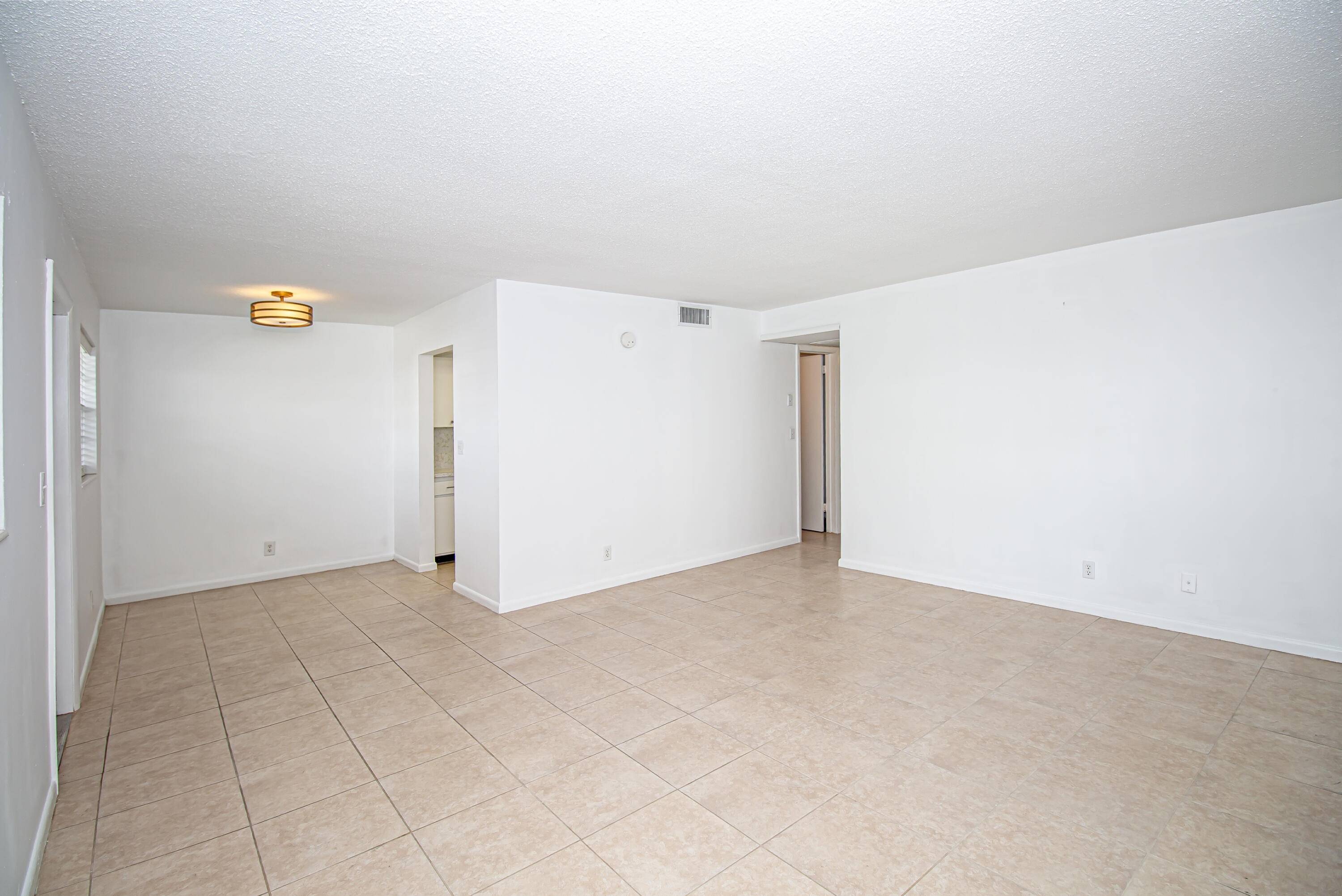 Lake Park, FL 33403,402 Lake Shore DR 103