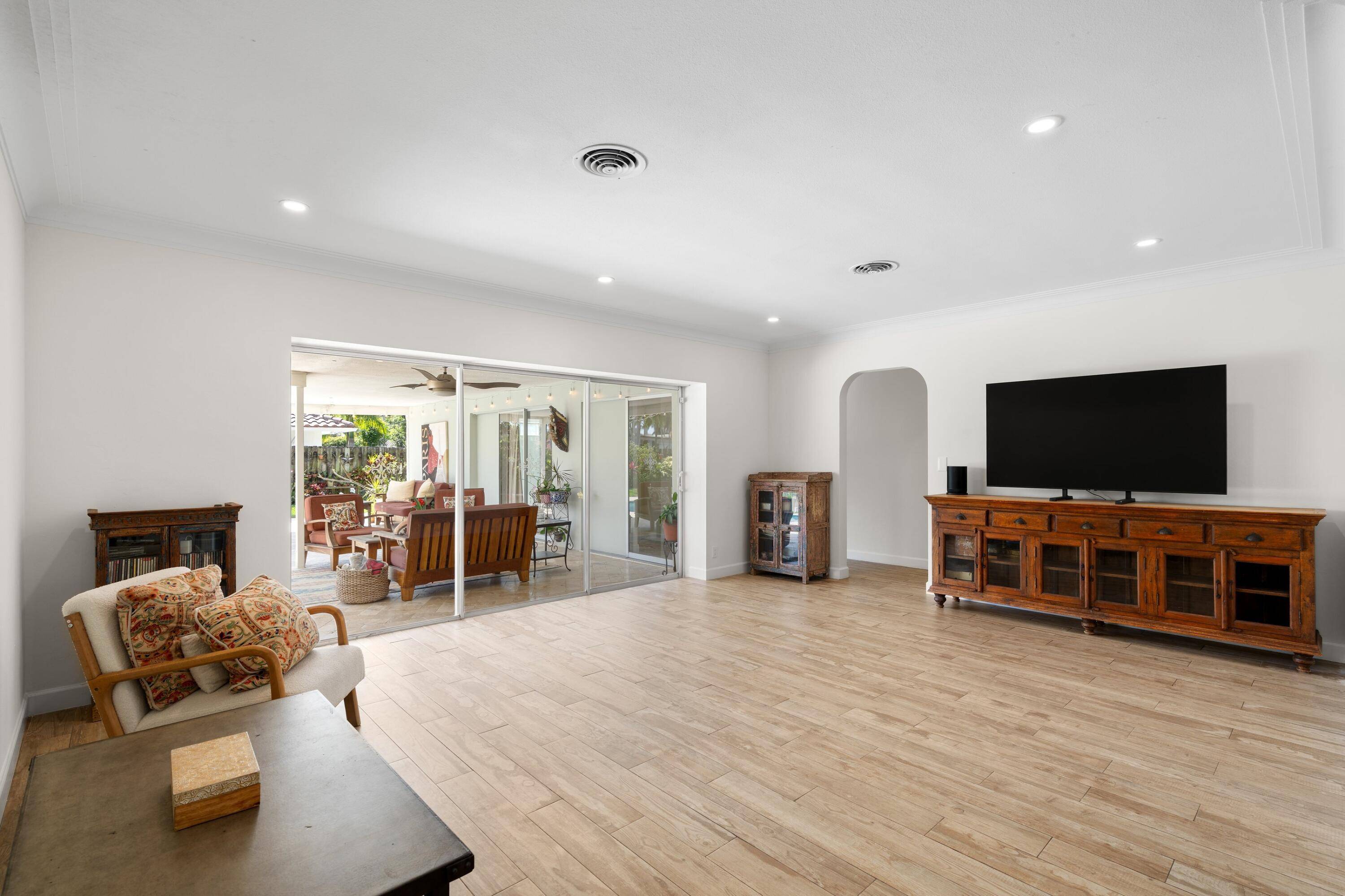 Boca Raton, FL 33486,1000 W Royal Palm RD