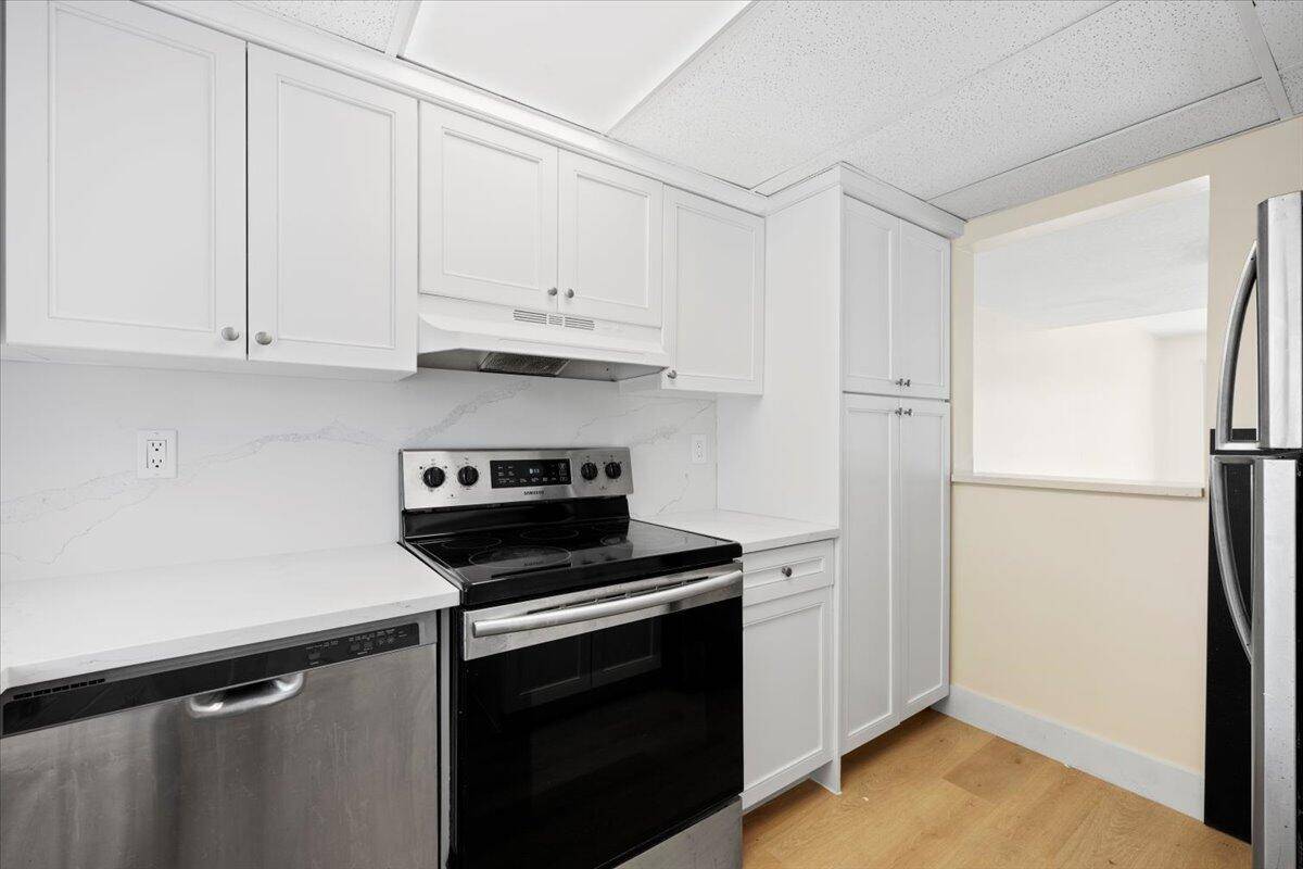 Lake Worth, FL 33467,3666 Pinehurst DR C
