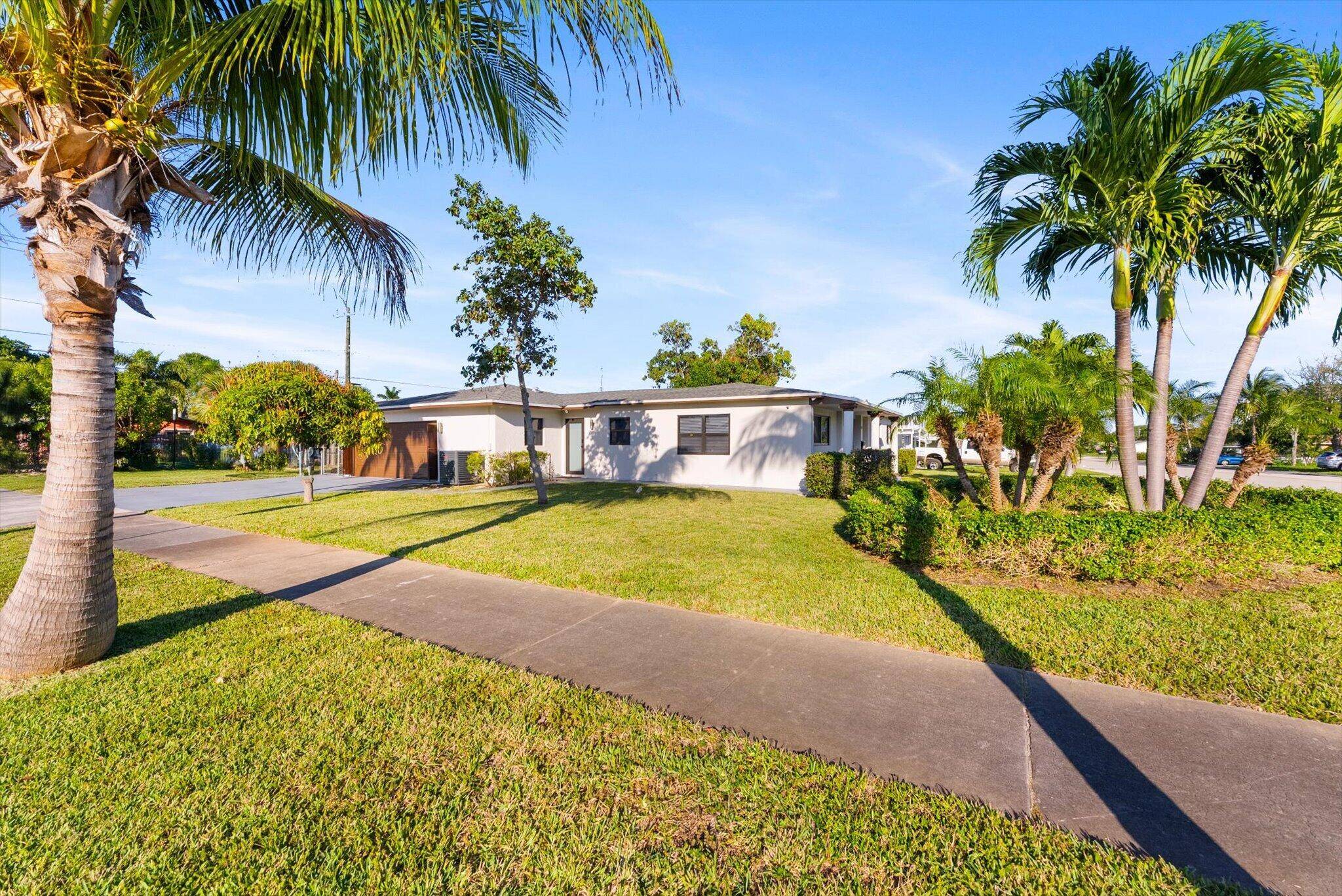 Lake Park, FL 33403,651 Foresteria DR