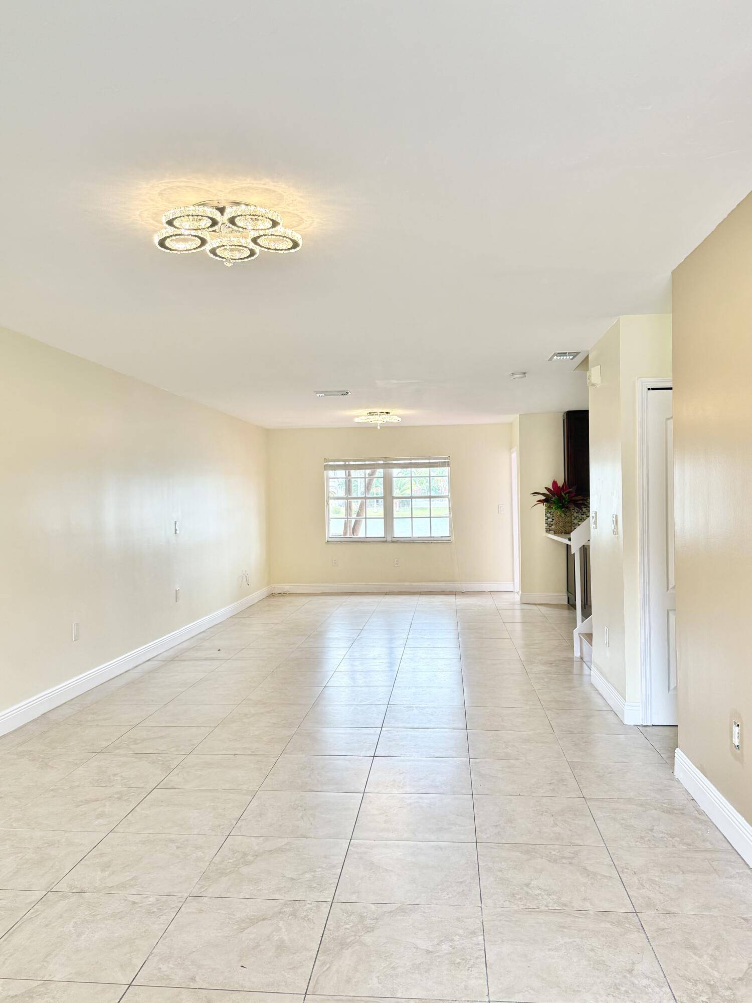Miami, FL 33193,7122 SW 158th PATH