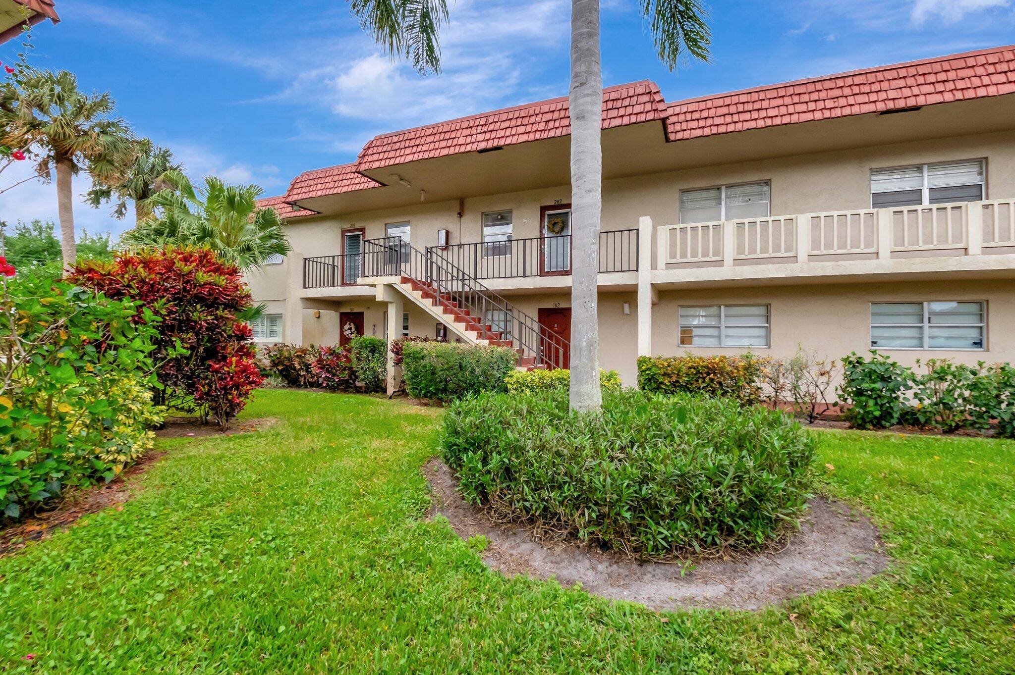 Delray Beach, FL 33446,1 Abbey LN 201