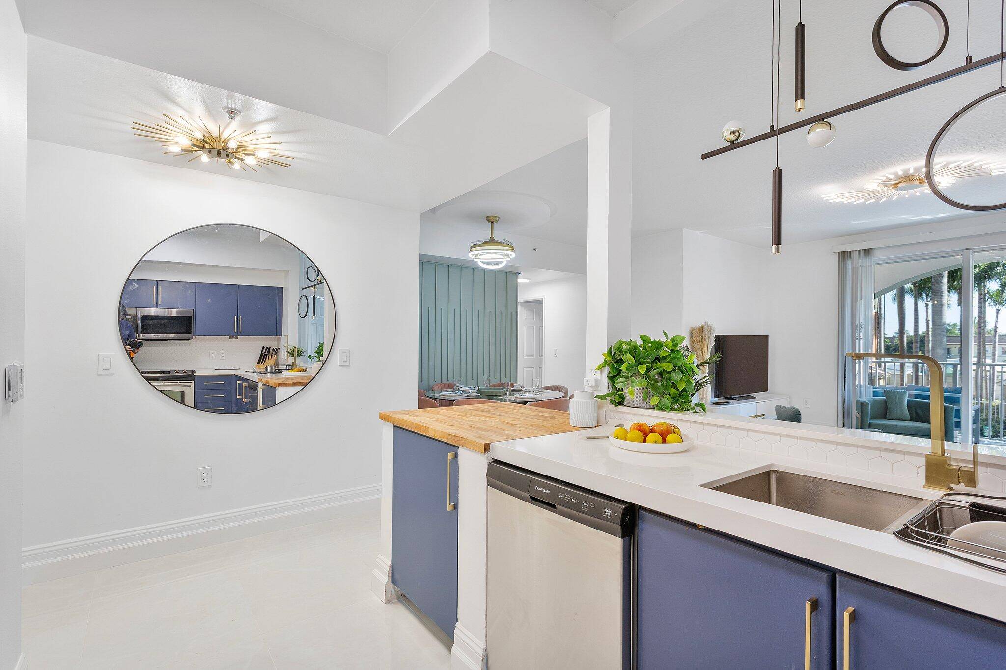 Lantana, FL 33462,804 E Windward 207 WAY 207