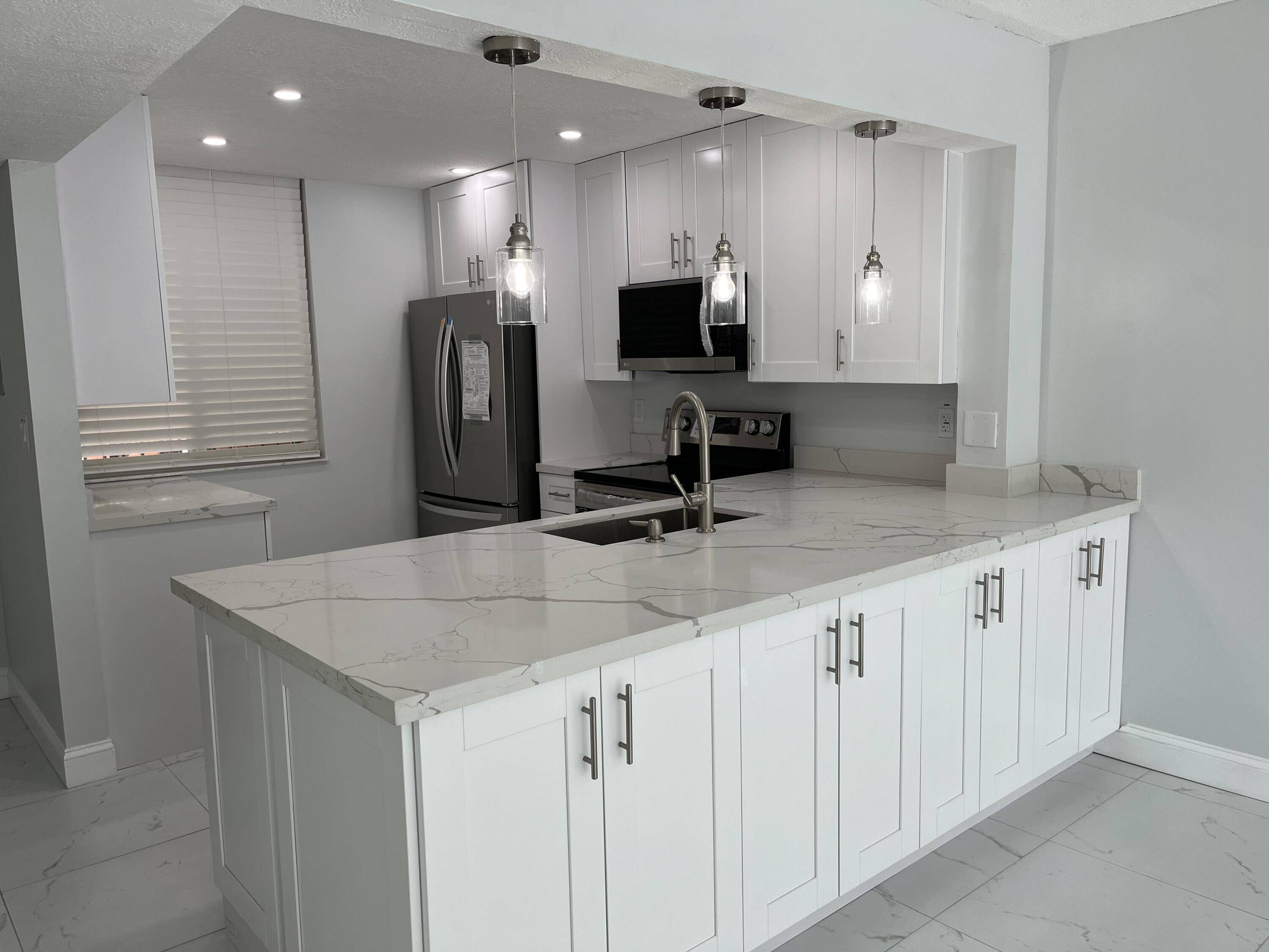 Lauderdale Lakes, FL 33311,2830 Somerset DR 211n