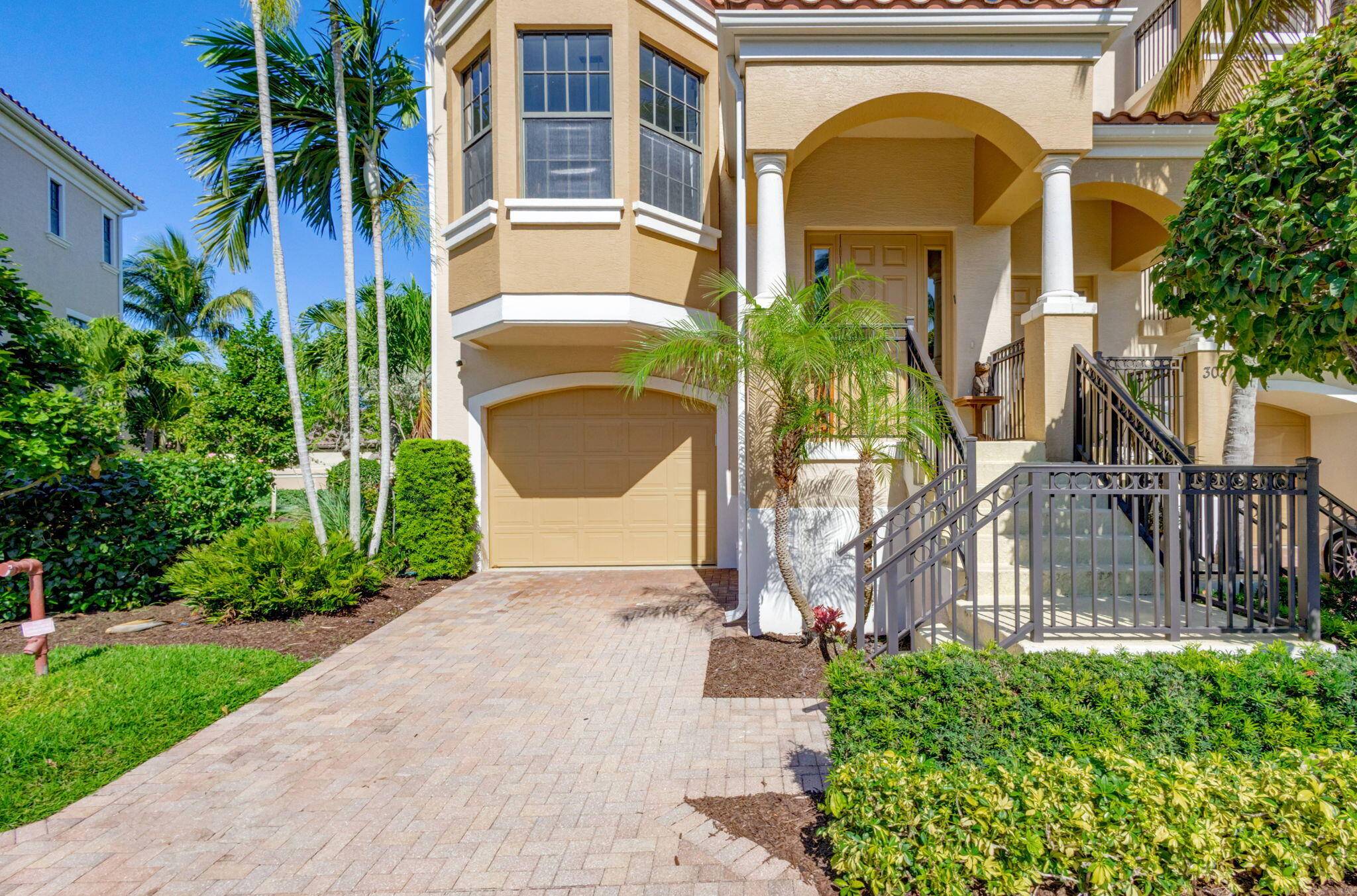 Tequesta, FL 33469,301 Del Sol CIR