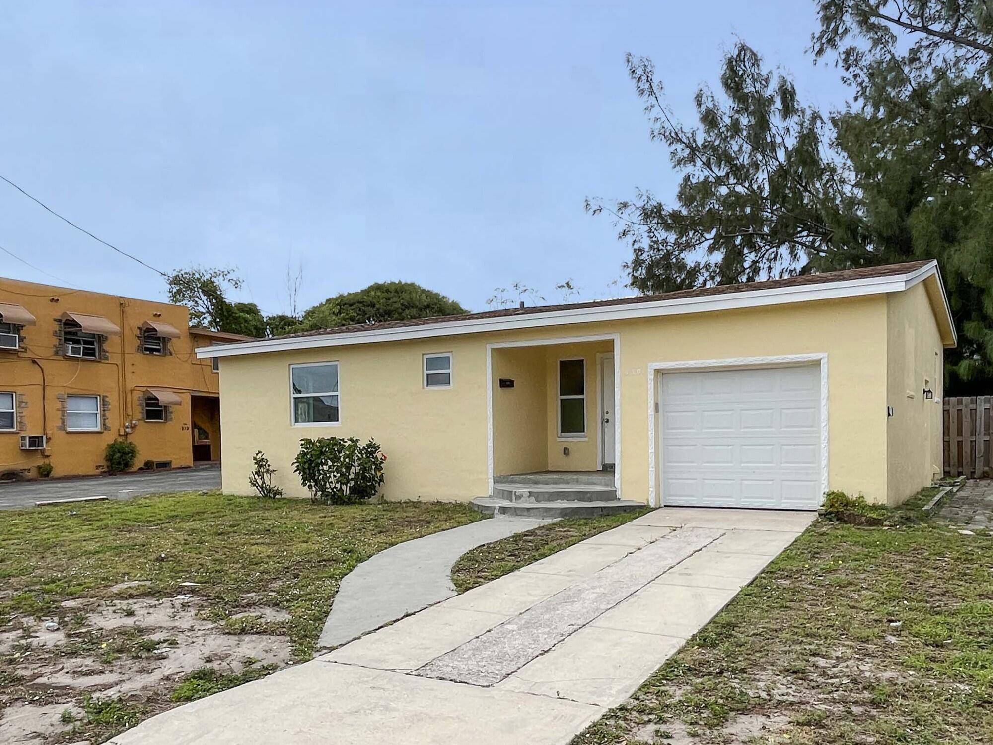West Palm Beach, FL 33407,4301 Pinewood AVE
