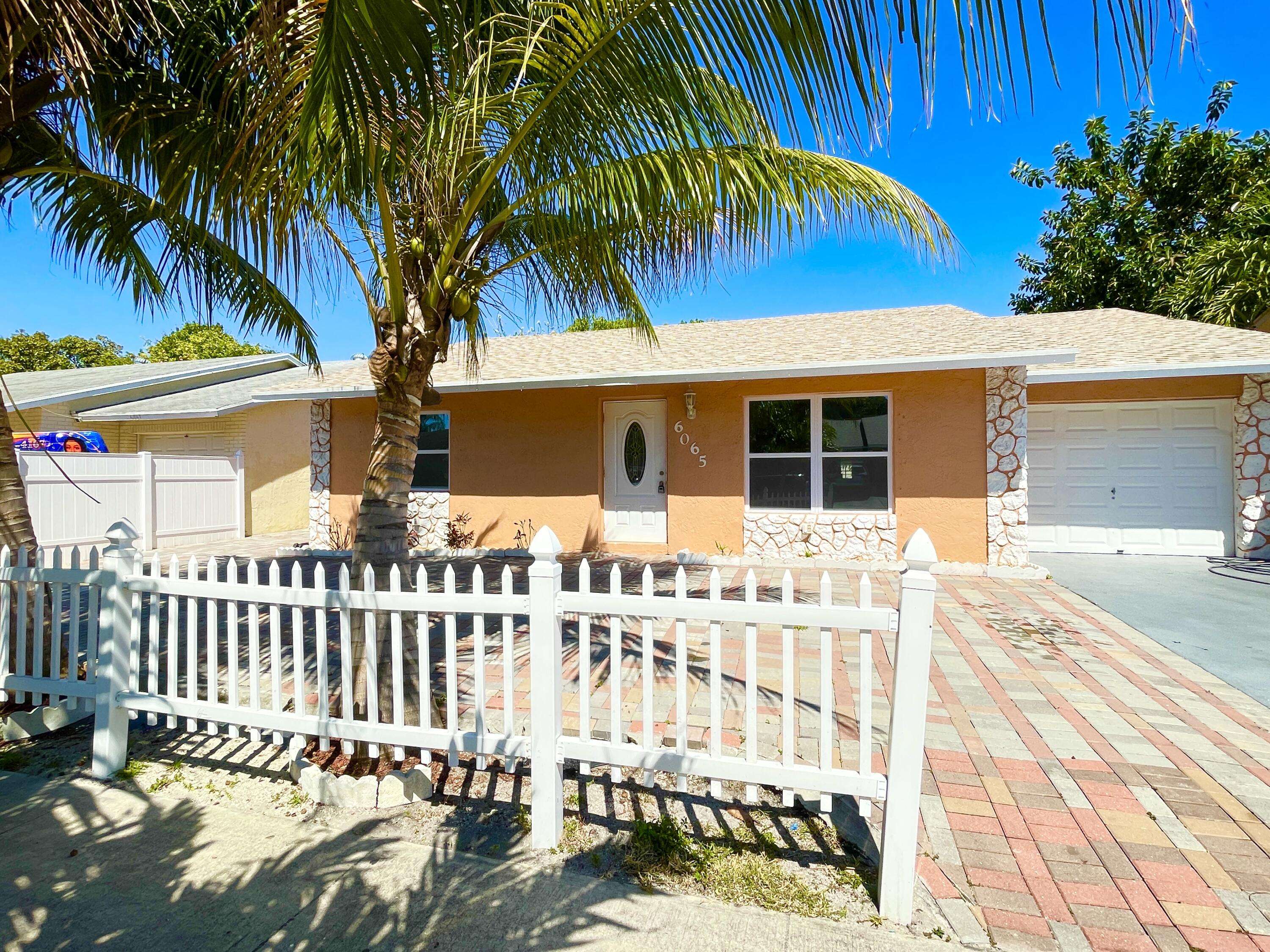 Lake Worth, FL 33463,6065 E Wauconda WAY
