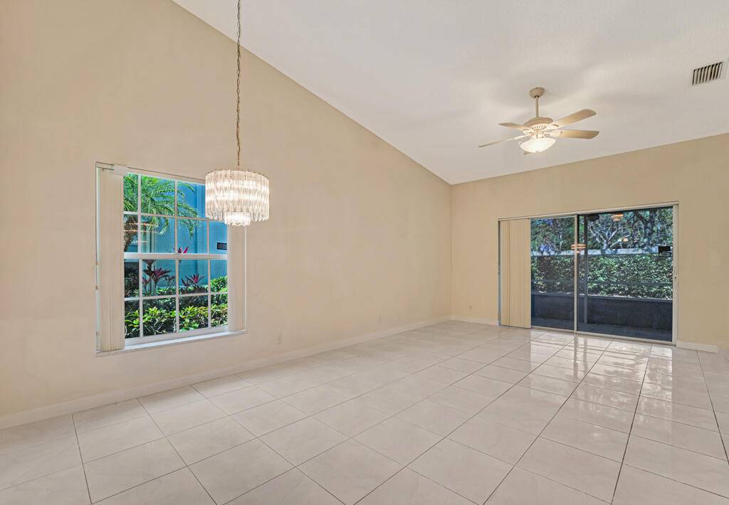 Boynton Beach, FL 33472,8500 Logia CIR