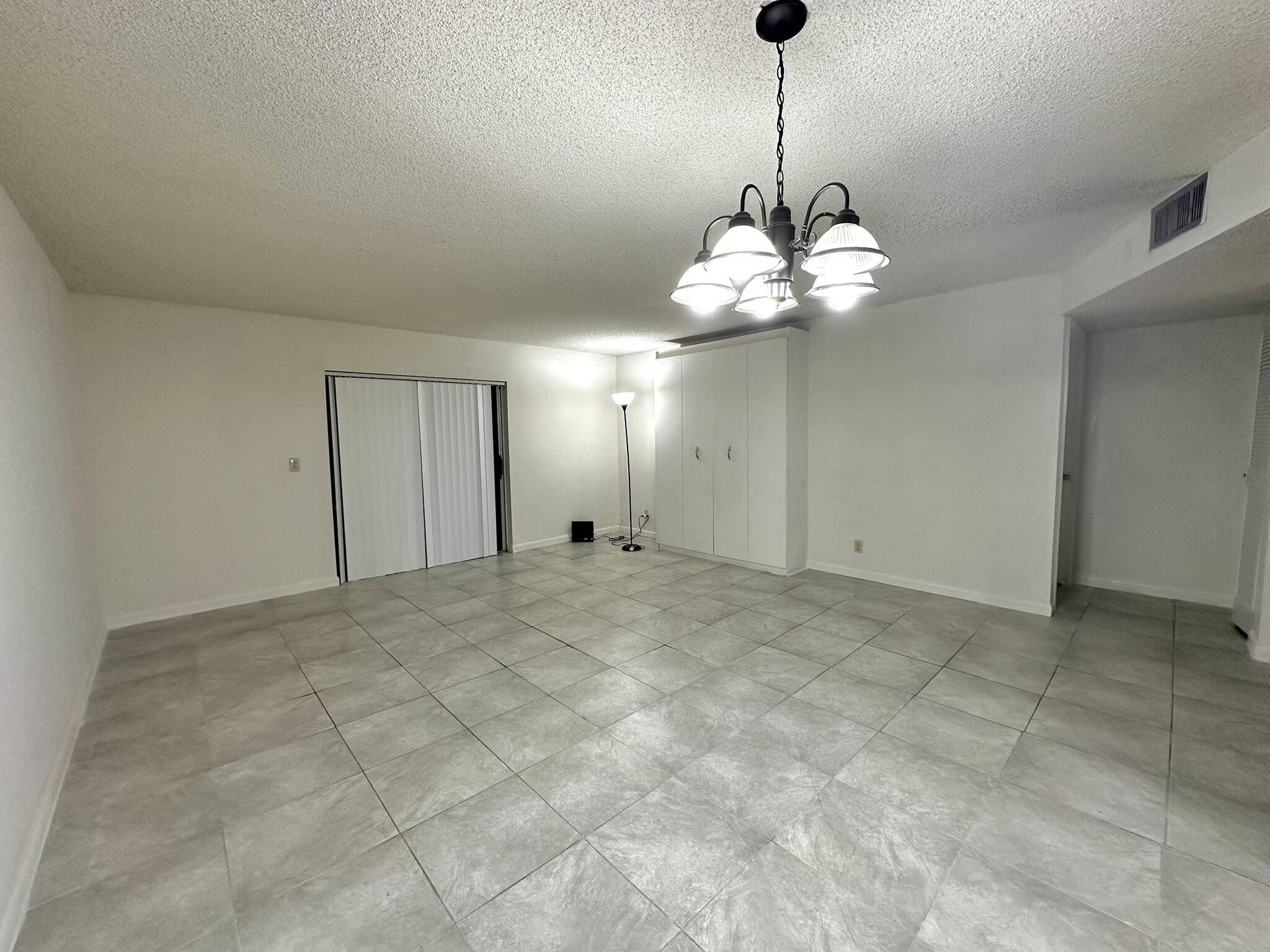 Boca Raton, FL 33428,22605 SW 66th AVE 409