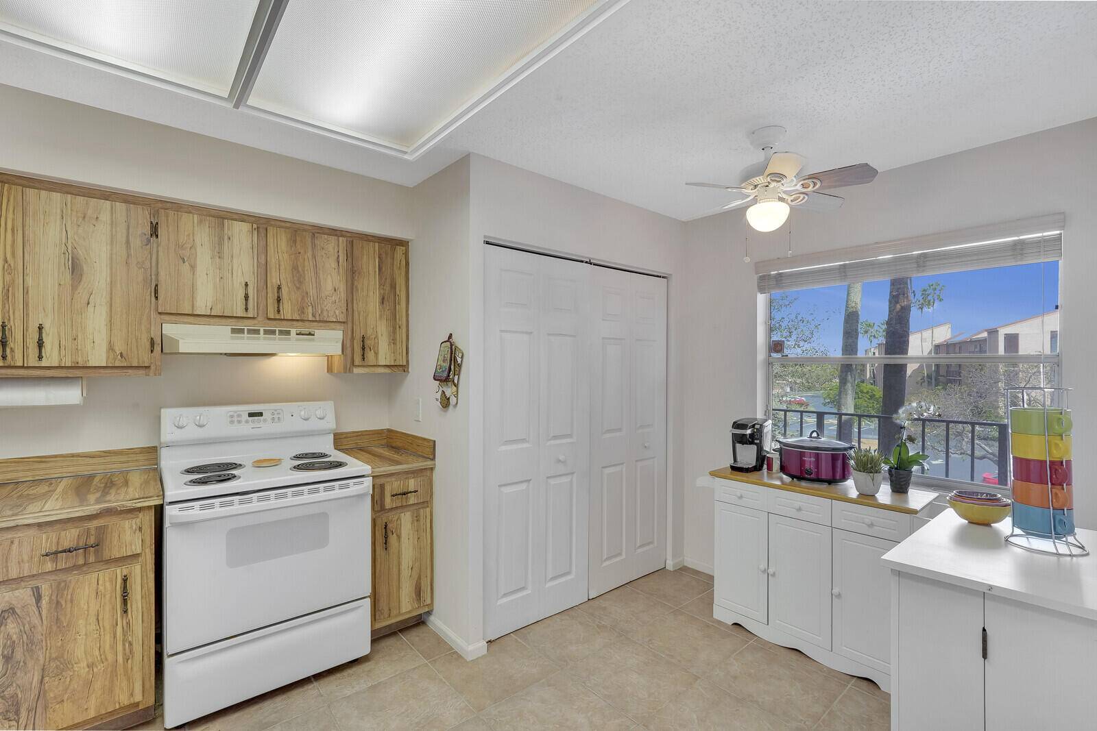 Margate, FL 33063,7300 Lake Cir DR 301