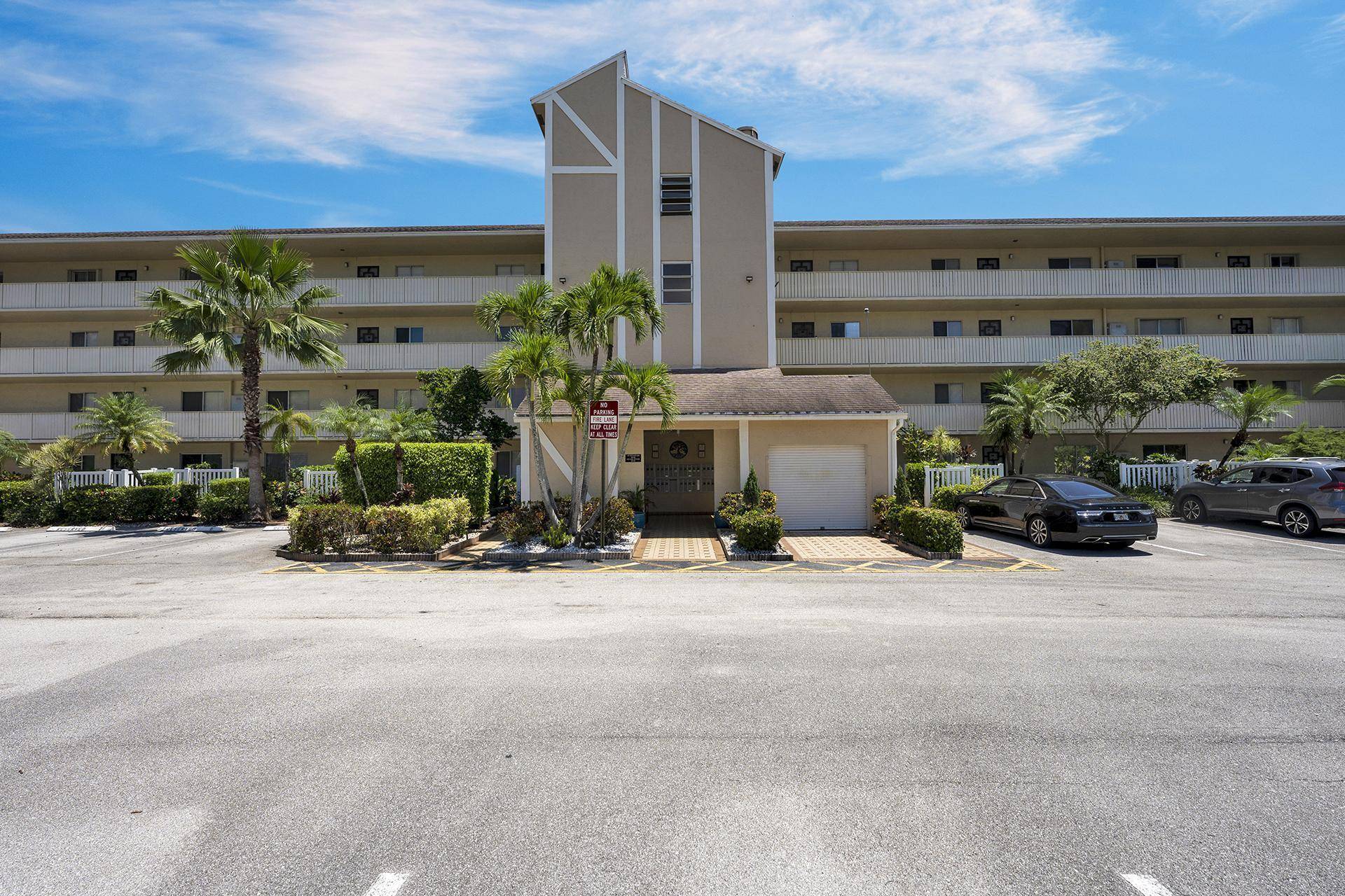 Delray Beach, FL 33446,14376 Amberly 104 LN 104