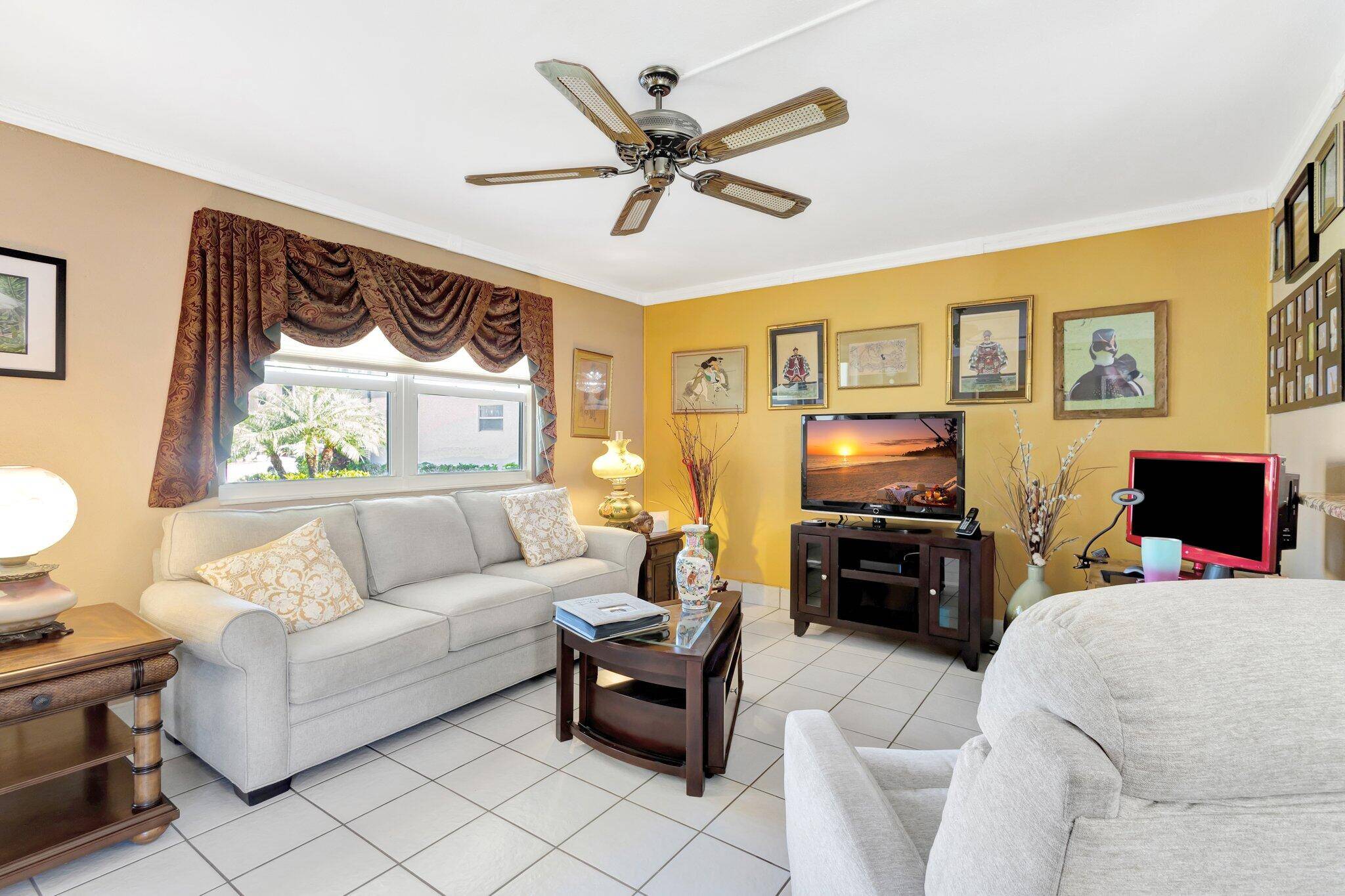 Delray Beach, FL 33484,643 N Flanders